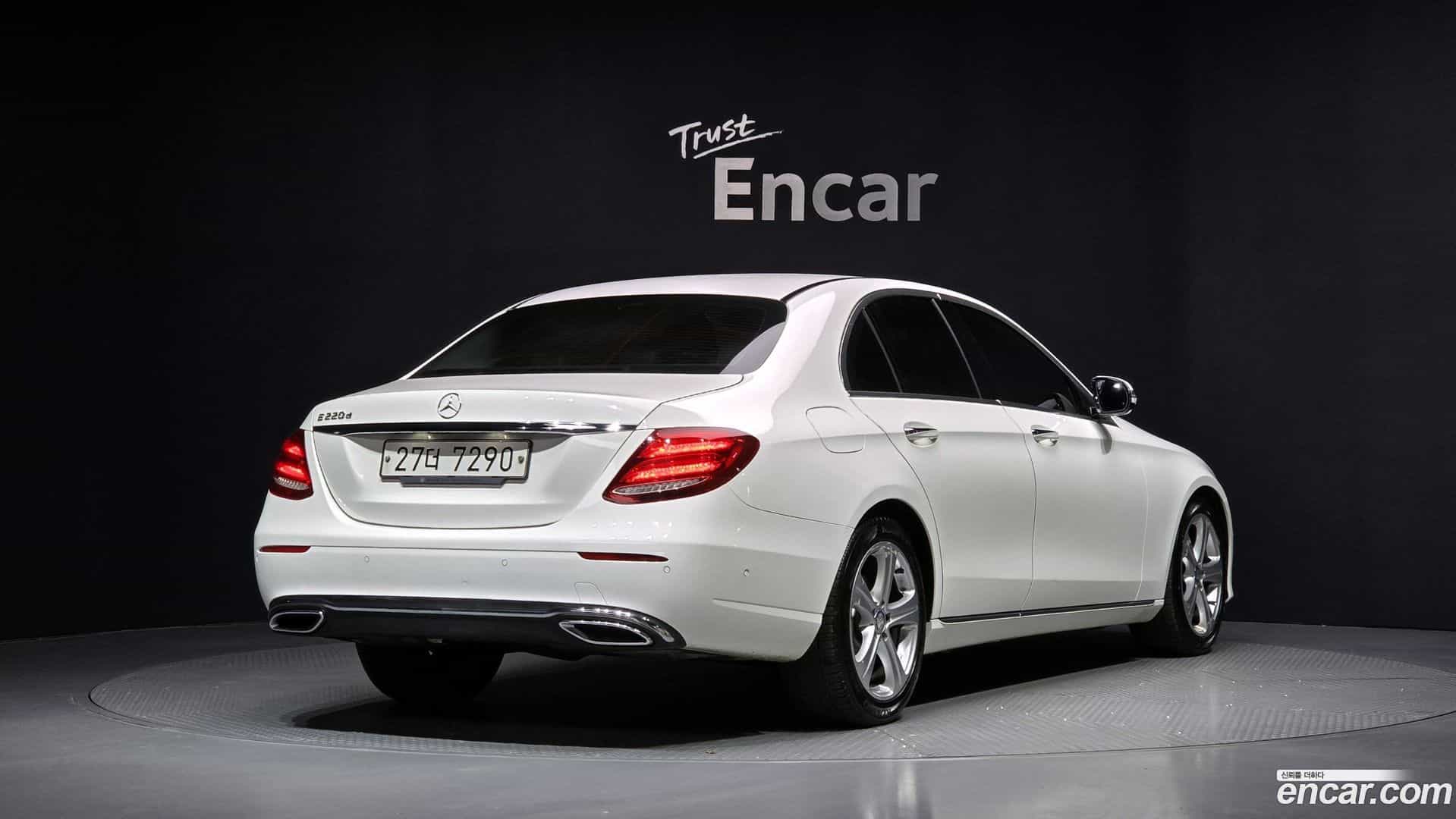 E-Class Mercedes-Benz 2017.1-OUTER-002