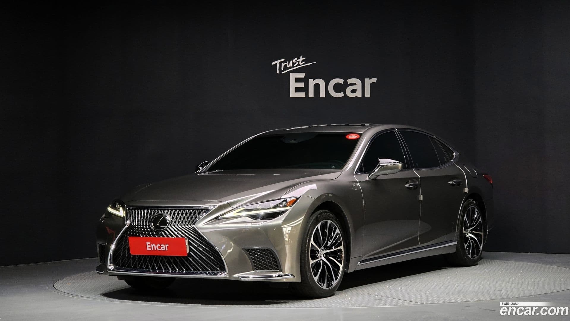 Main__Slider__Photo:LS Lexus 2022.11-0