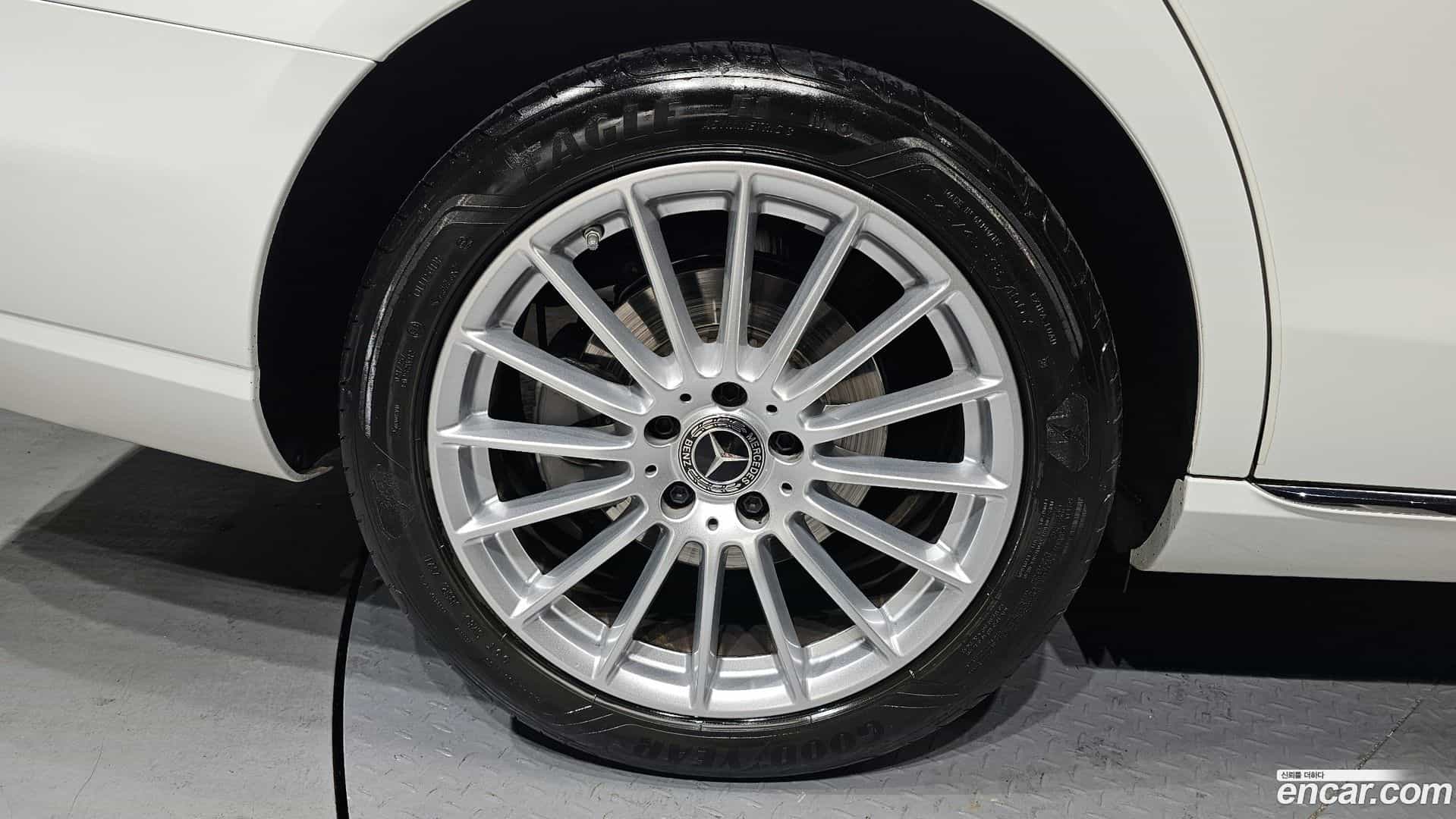 E-Class Mercedes-Benz 2022.0-OUTER-005