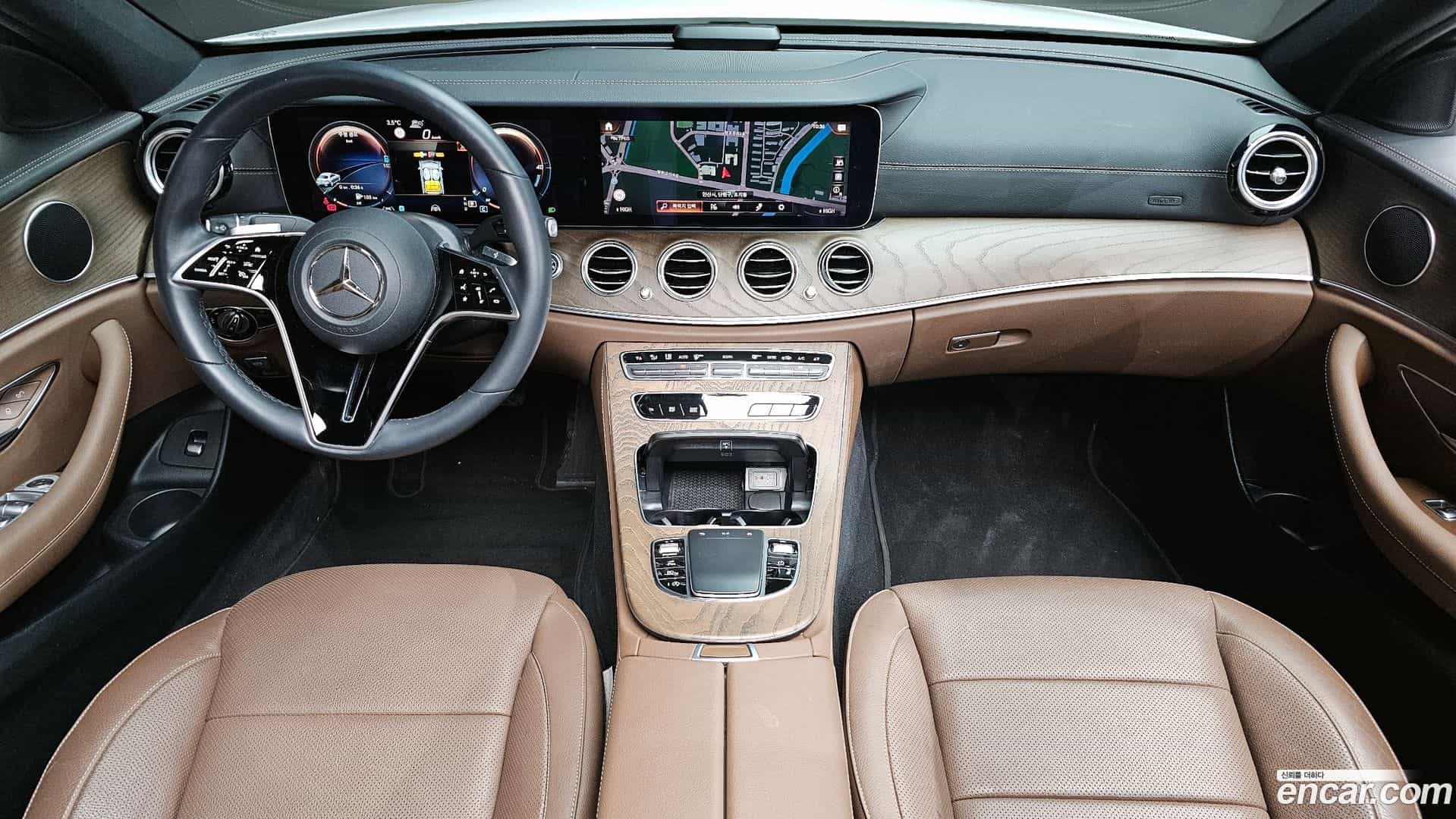E-Class Mercedes-Benz 2022.0-INNER-007