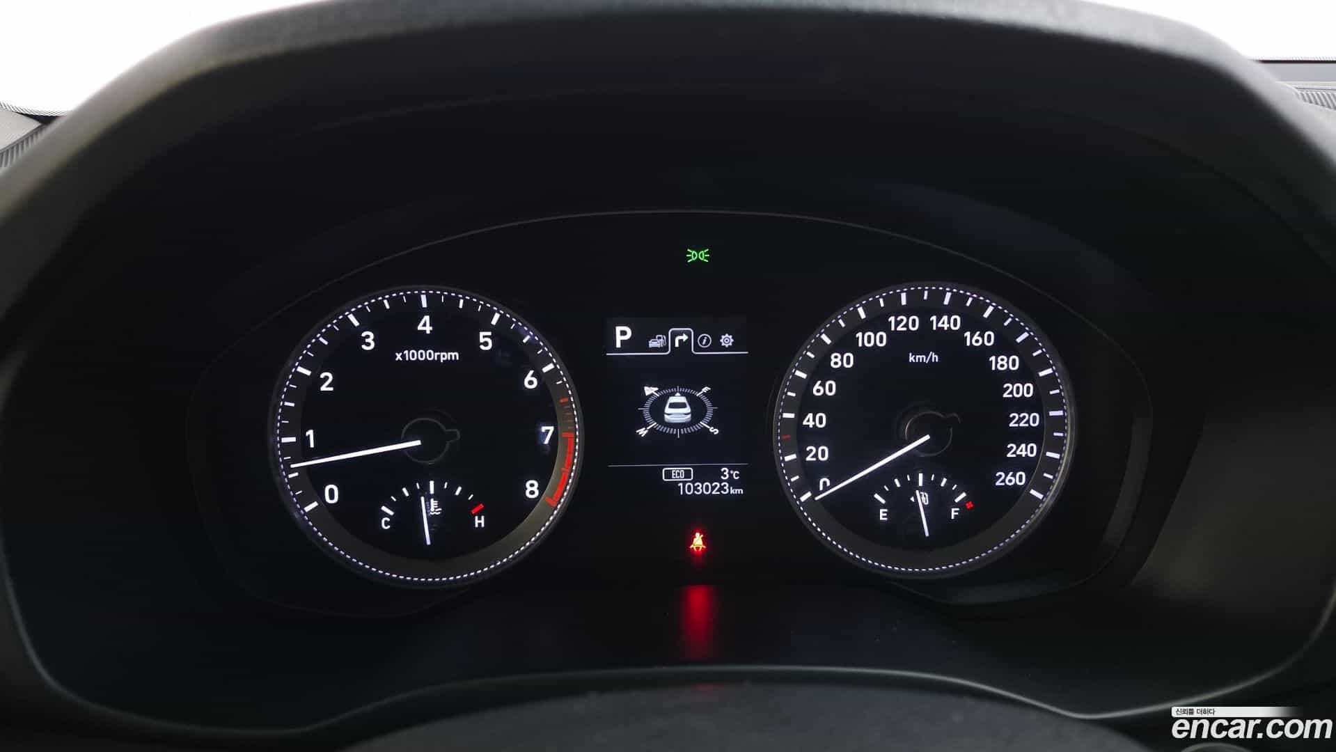 Grandeur Hyundai 2018.1-INNER-008