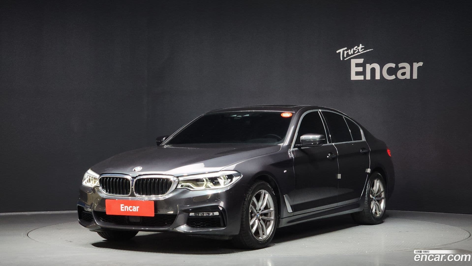 Main__Slider__Photo:5-Series BMW 2018.3-0
