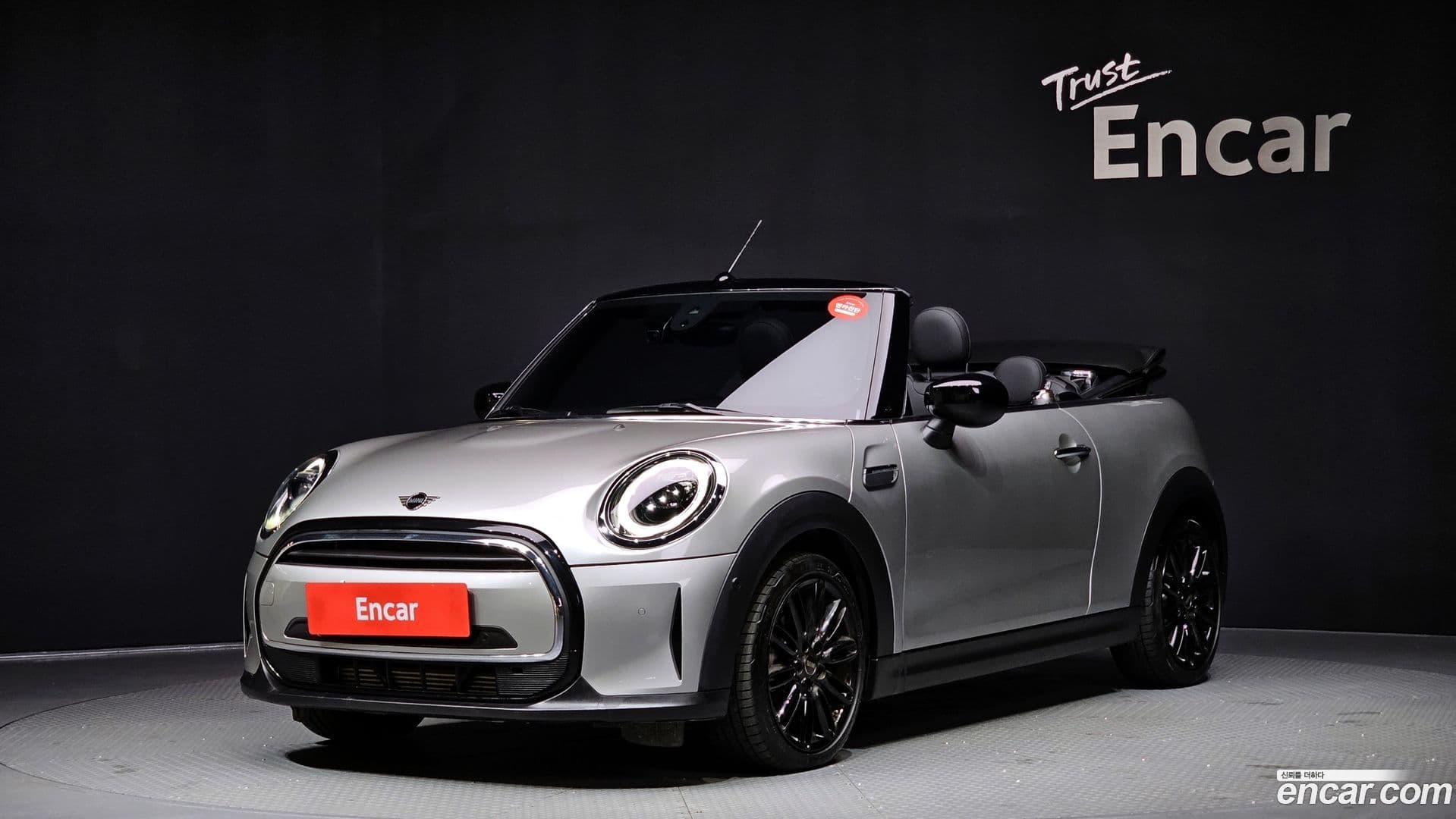 Main__Slider__Photo:Cooper Convertible Mini 2024.5-0