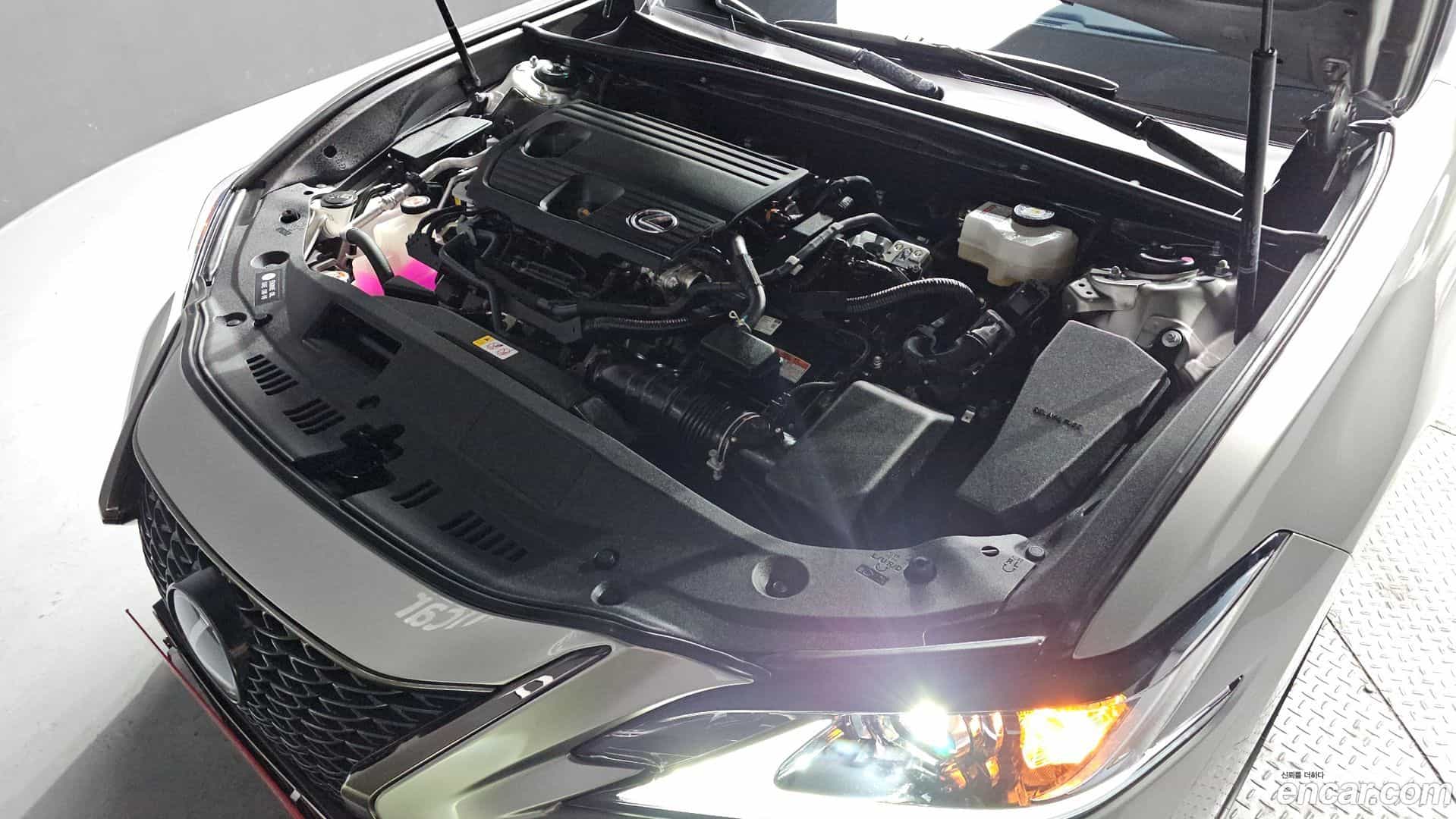 ES Lexus 2024.0-INNER-006