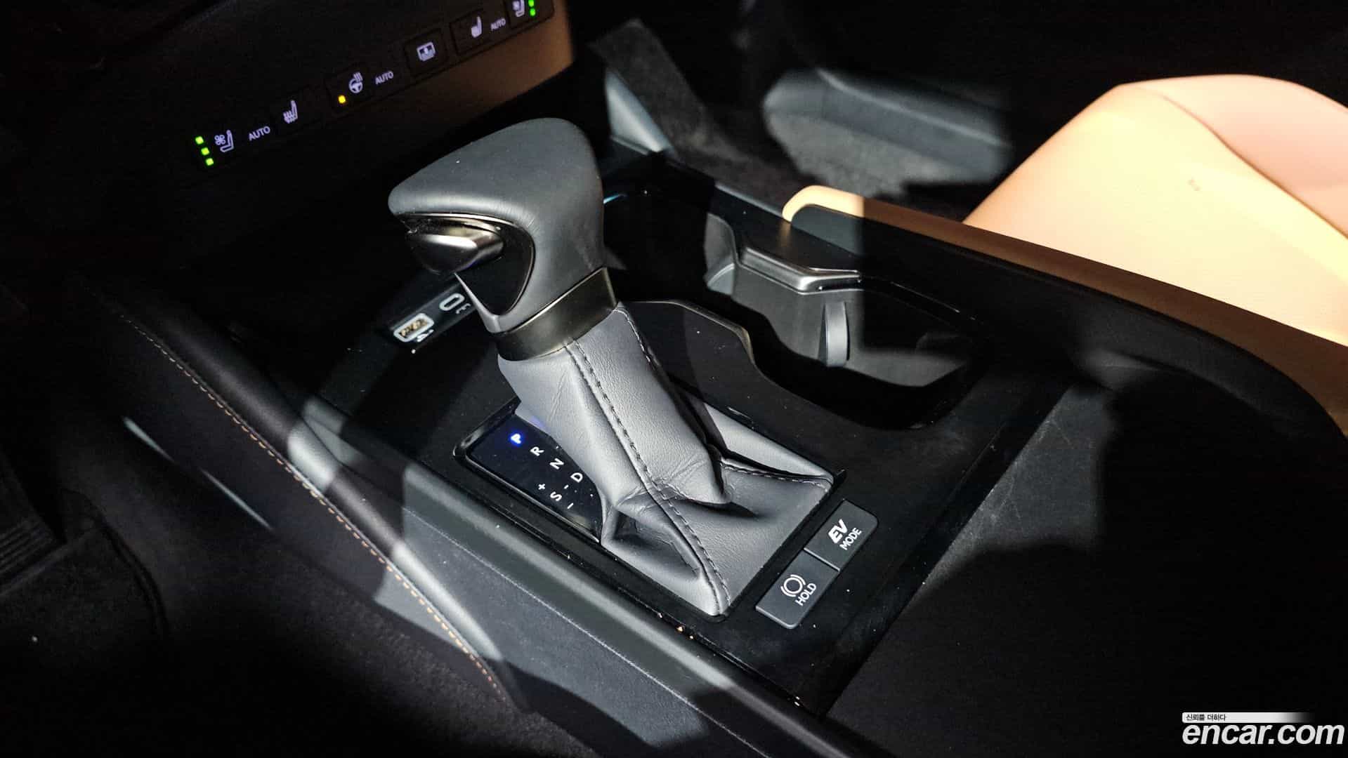 ES Lexus 2024.0-INNER-009