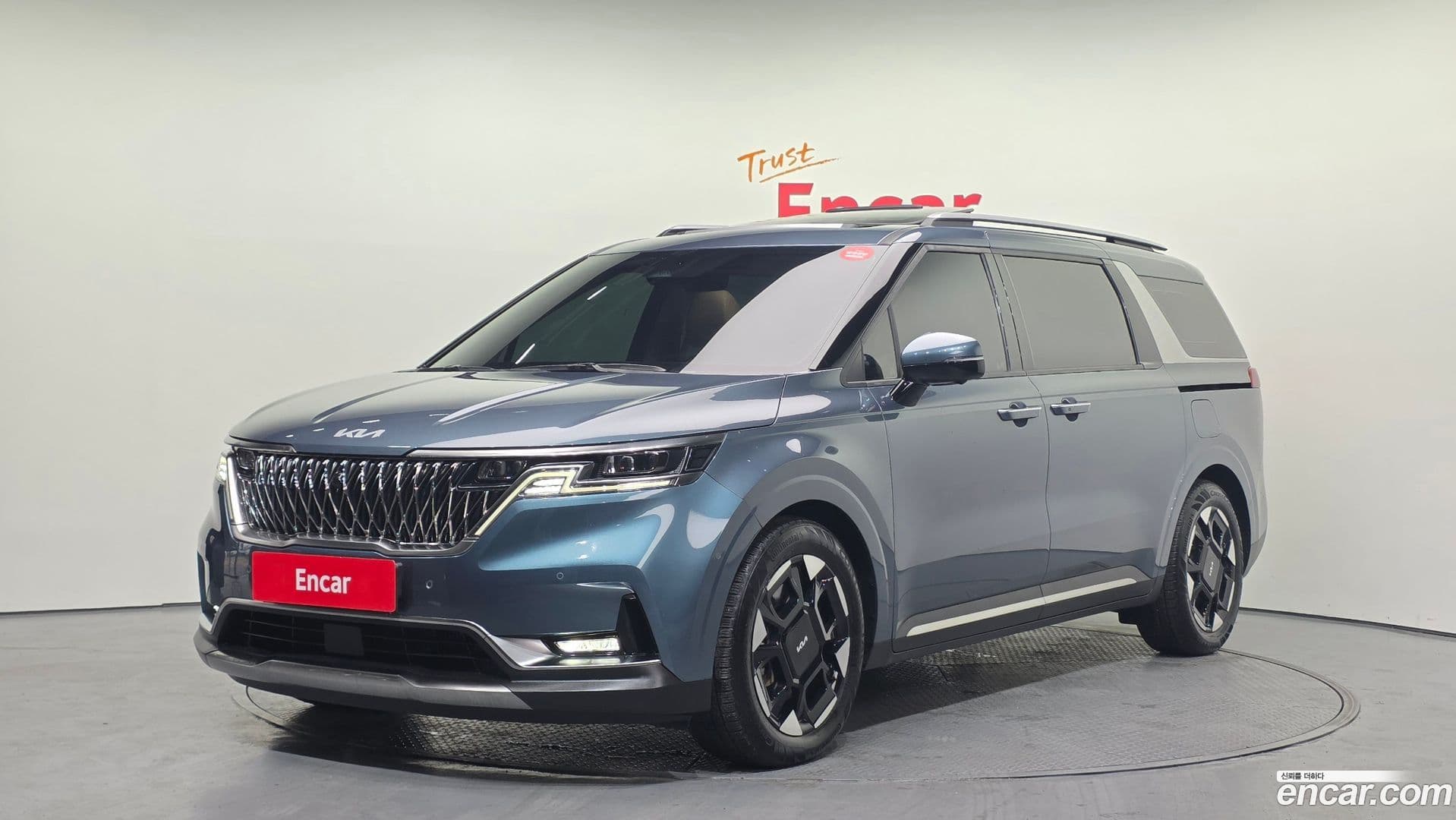 Main__Slider__Photo:Canival Kia 2022.1-0