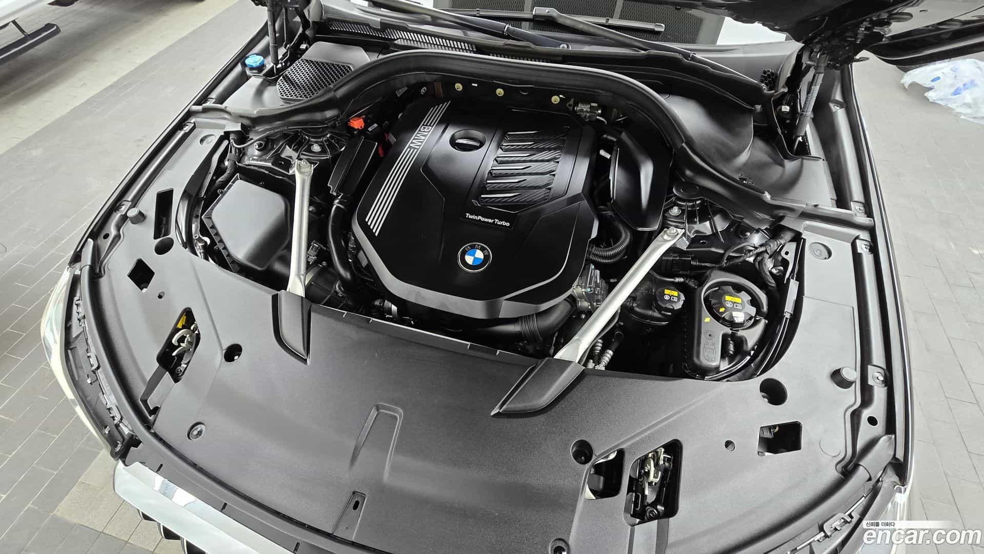 Gran Turismo BMW 2020.10-INNER-006