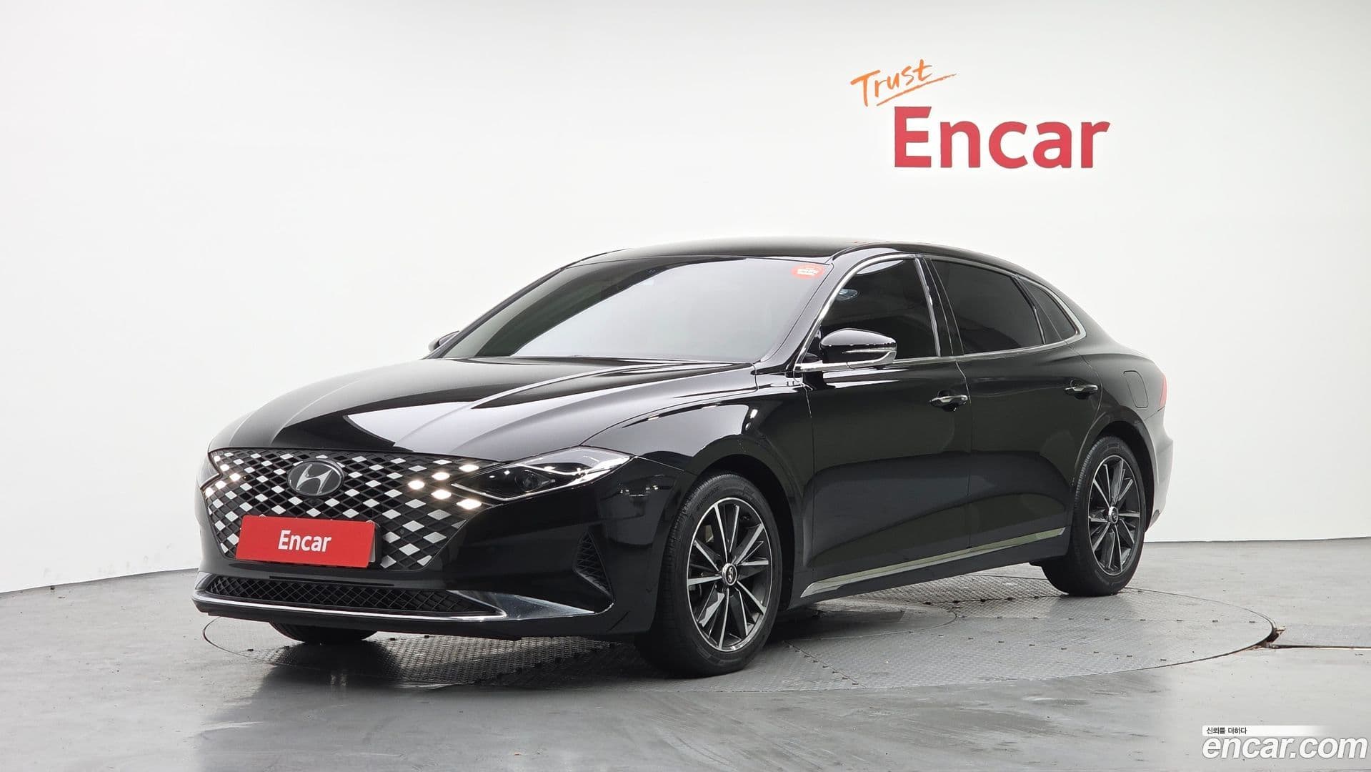 Main__Slider__Photo:Grandeur Hyundai 2022.6-0