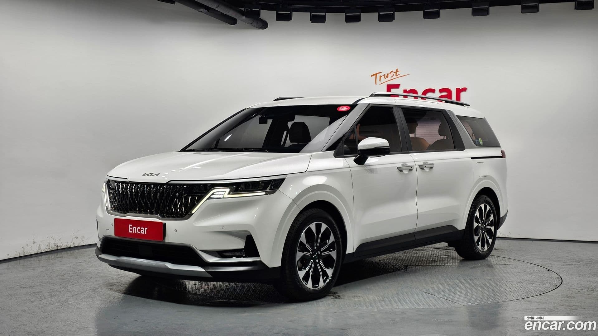 Main__Slider__Photo:Canival Kia 2021.10-0