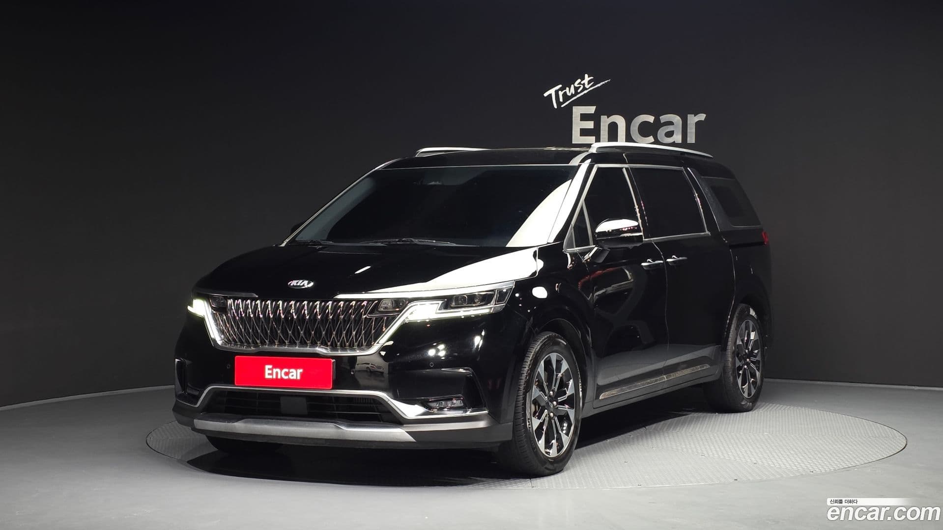 Main__Slider__Photo:Canival Kia 2020.11-0