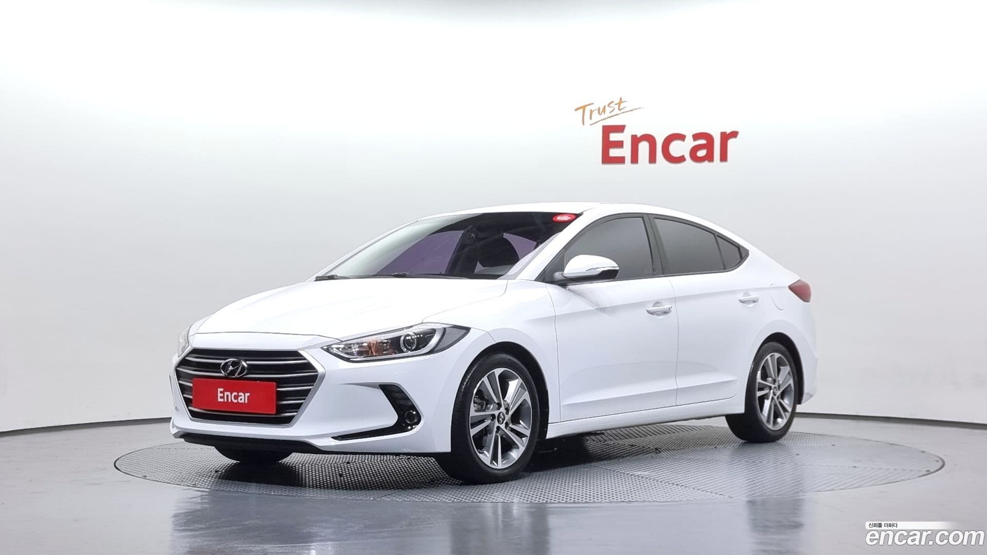 Main__Slider__Photo:AVANTE Hyundai 2018.4-0