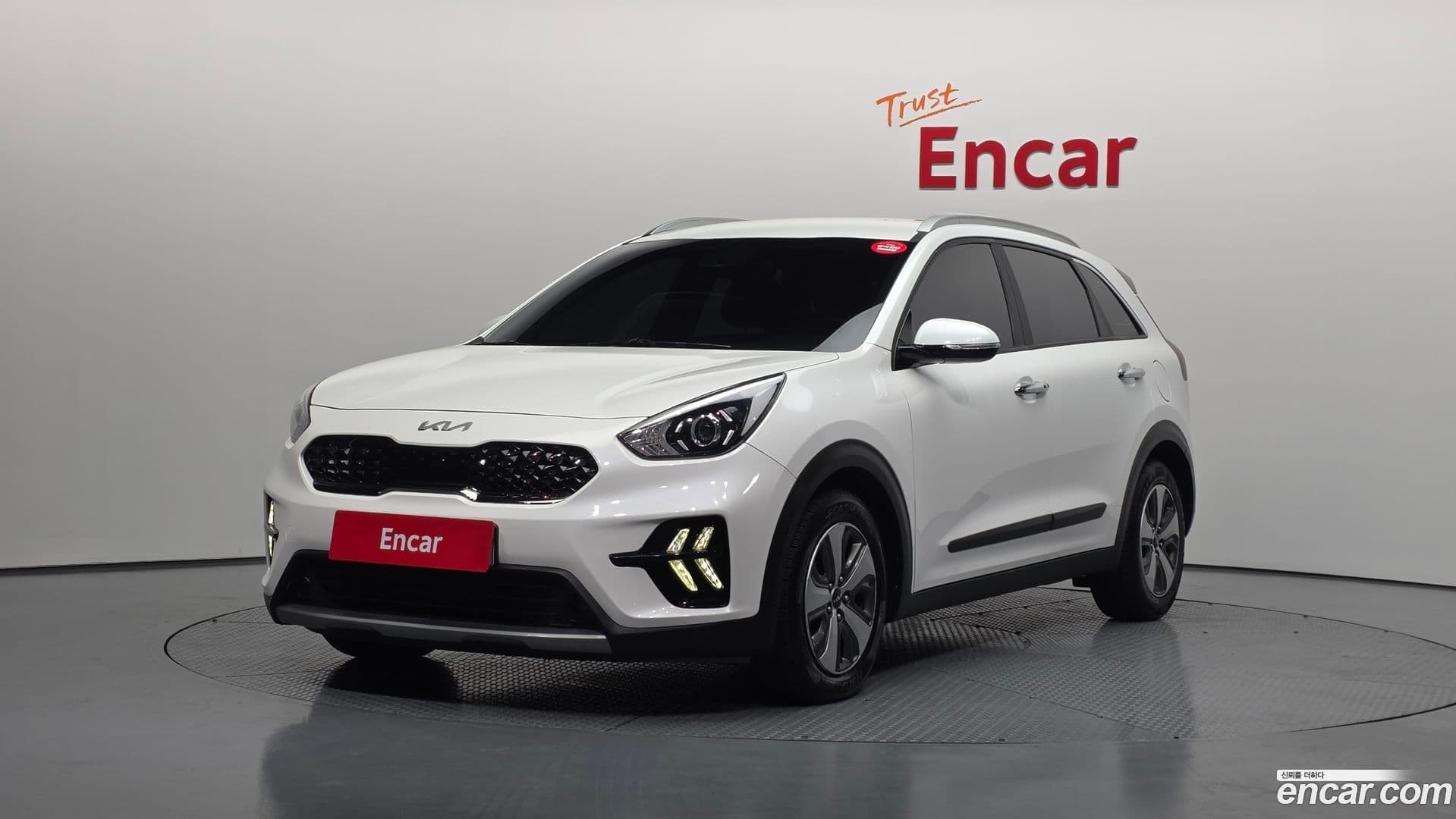 Main__Slider__Photo:Niro Kia 2021.11-0