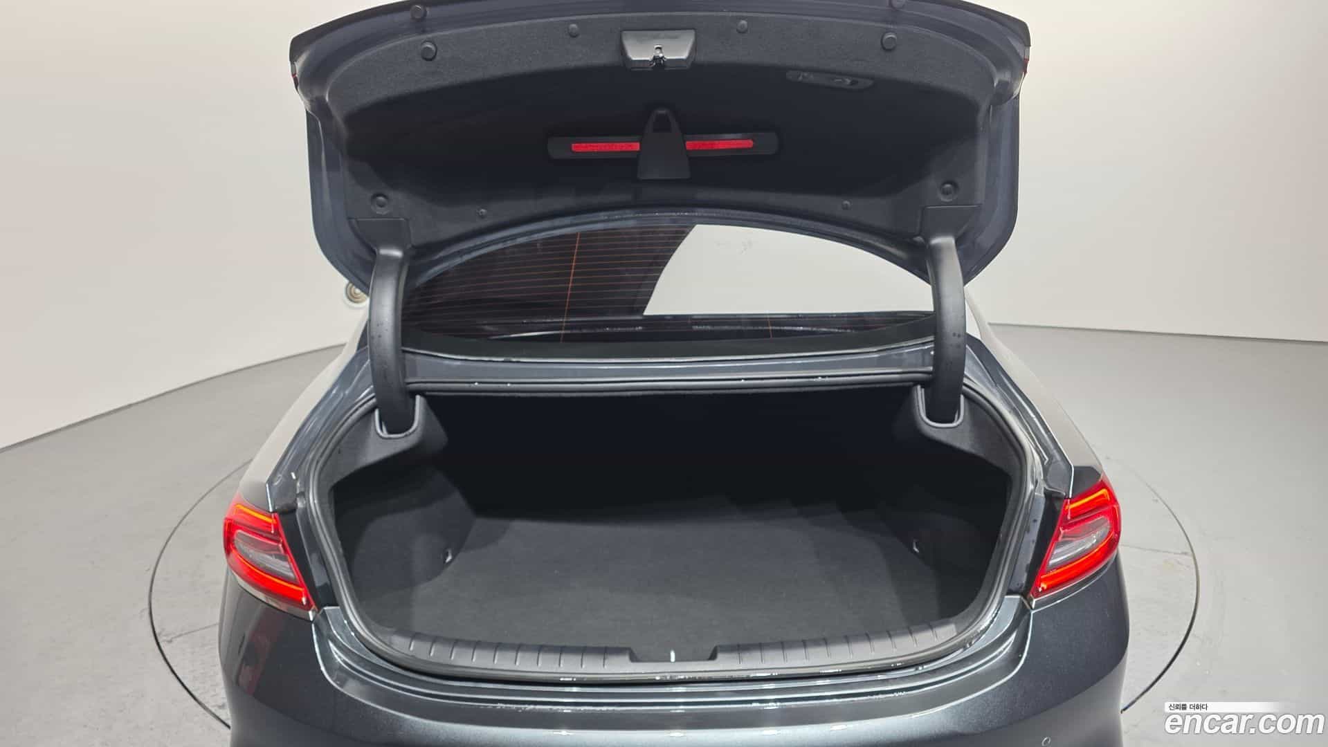 Grandeur Hyundai 2019.9-OPTION-024