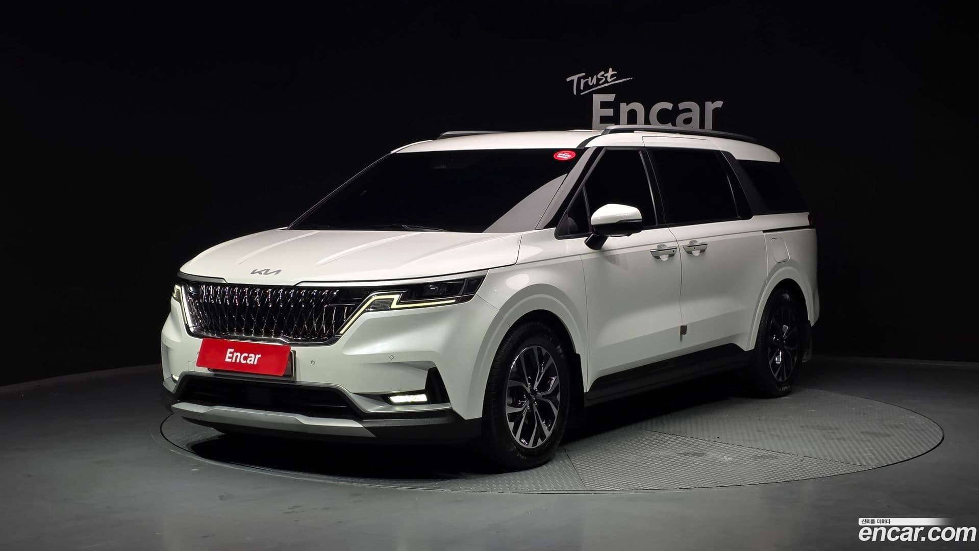Main__Slider__Photo:Canival Kia 2022.5-0