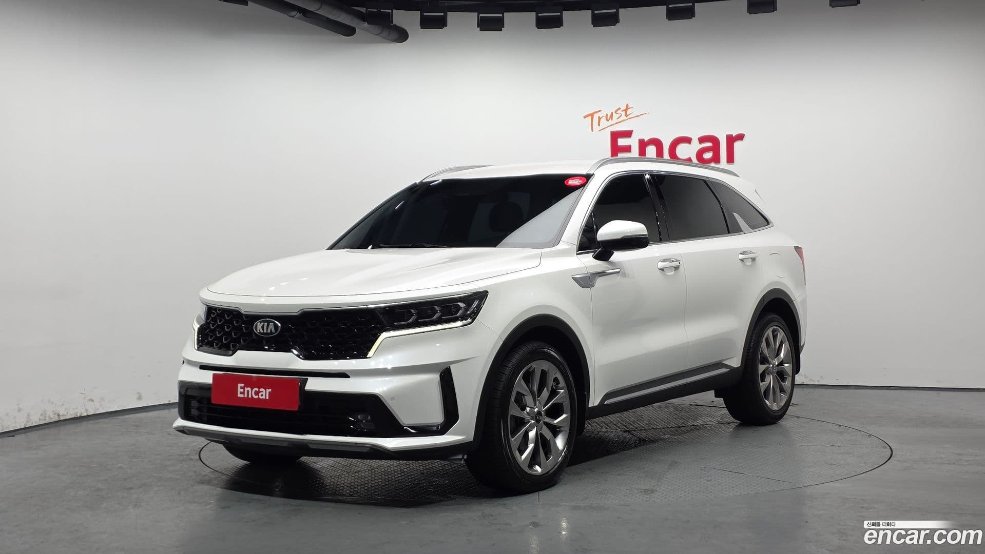 Main__Slider__Photo:Sorento Kia 2021.6-0