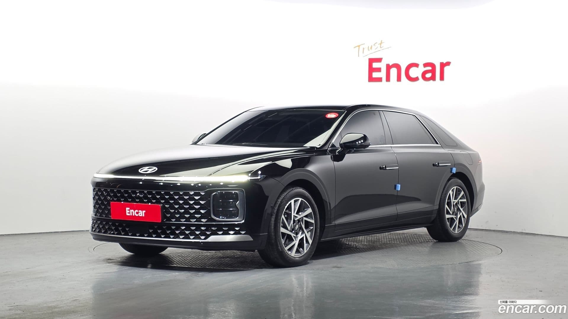 Main__Slider__Photo:Grandeur Hyundai 2024.10-0
