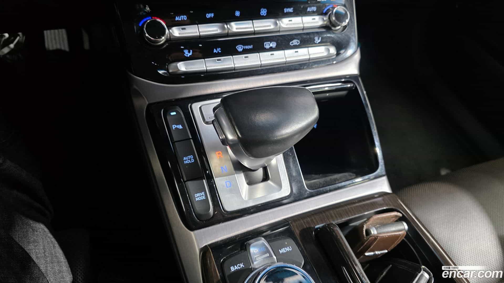 EQ900 Genesis 2017.10-INNER-009