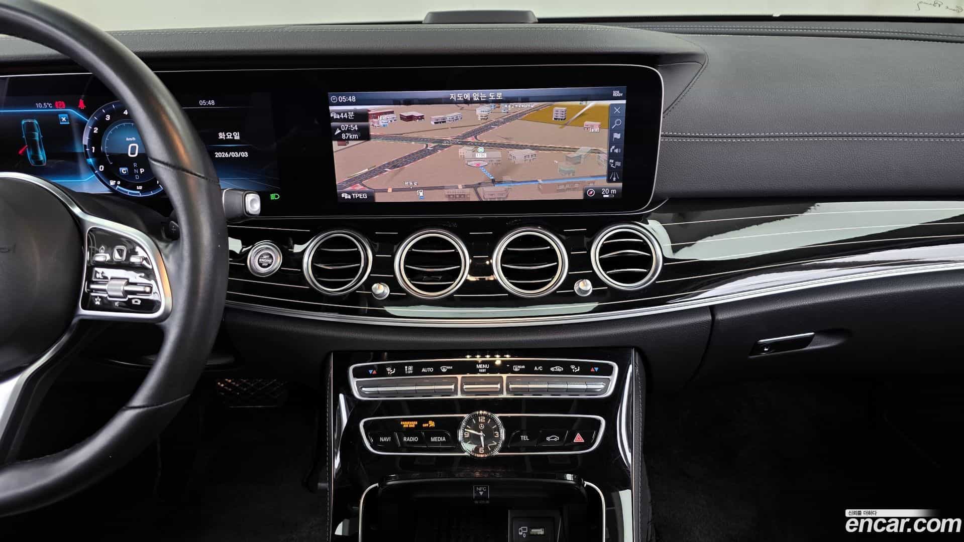 E-Class Mercedes-Benz 2019.6-OPTION-018