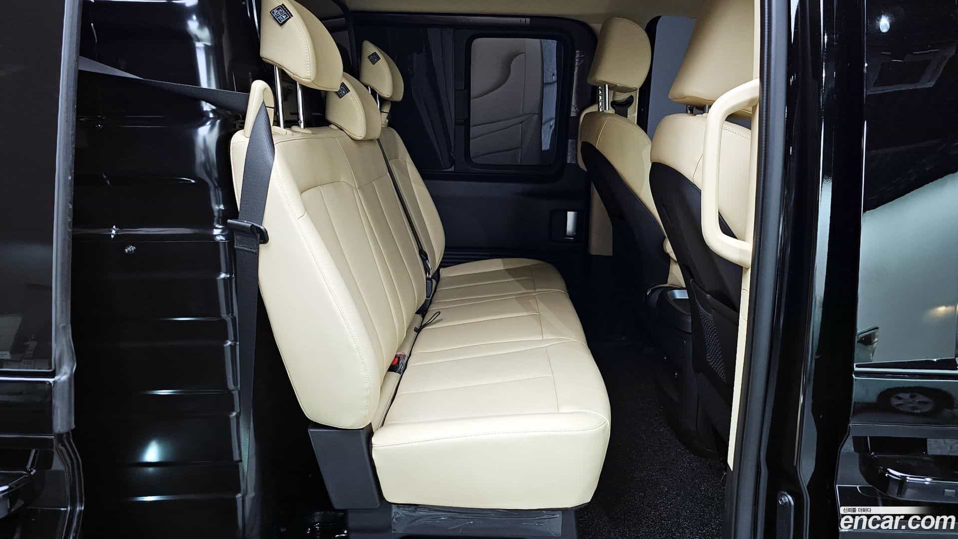 Staria Hyundai 2023.10-OPTION-016