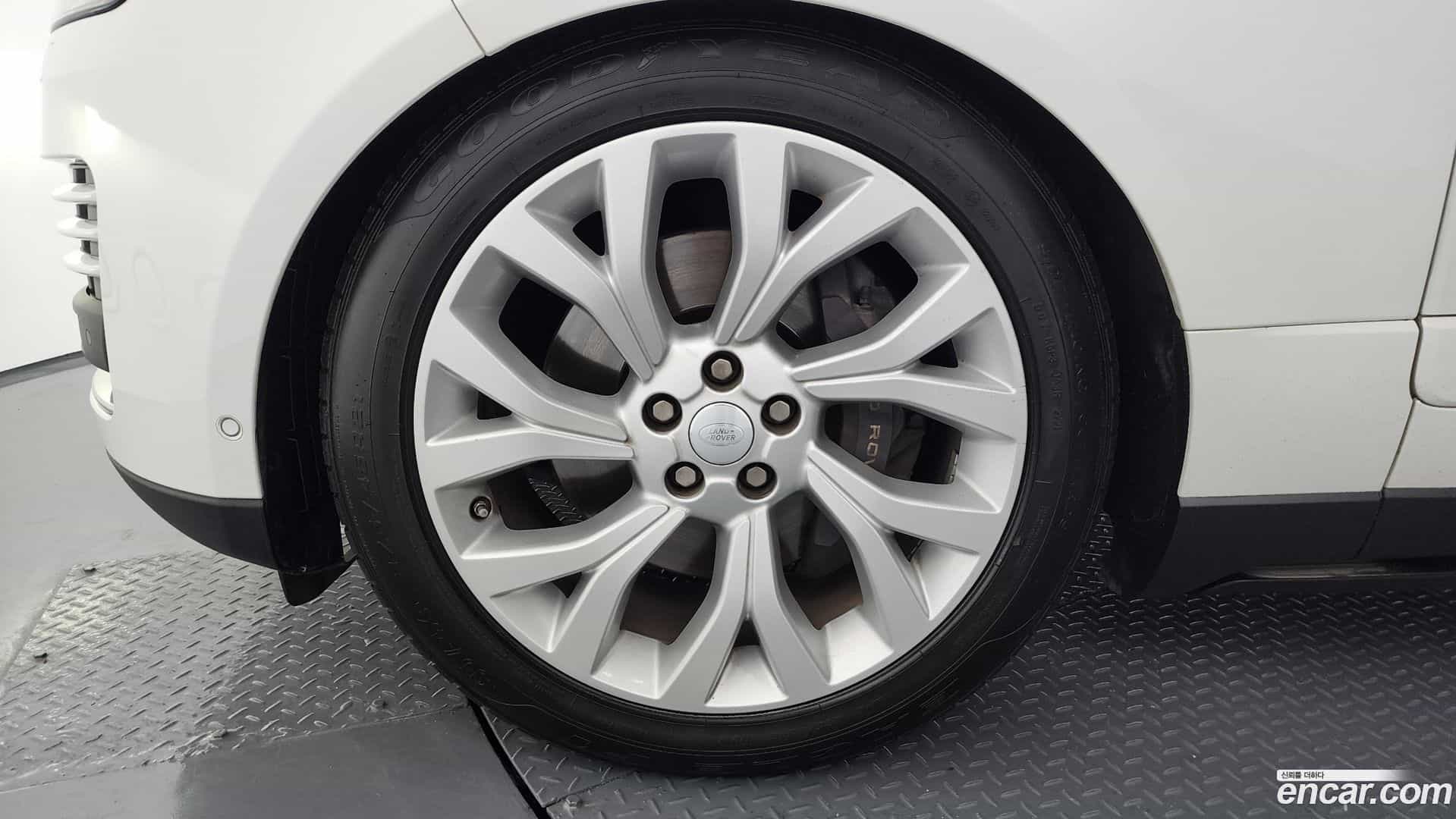 Range Rover Land Rover 2019.9-OUTER-005