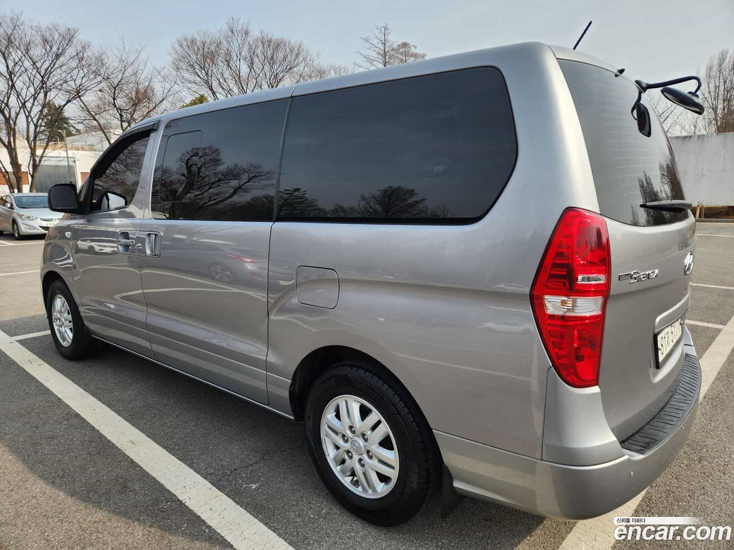 Starex Hyundai 2019.2-INNER-006