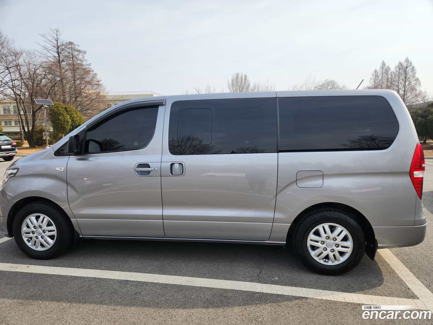 Starex Hyundai 2019.2-INNER-007