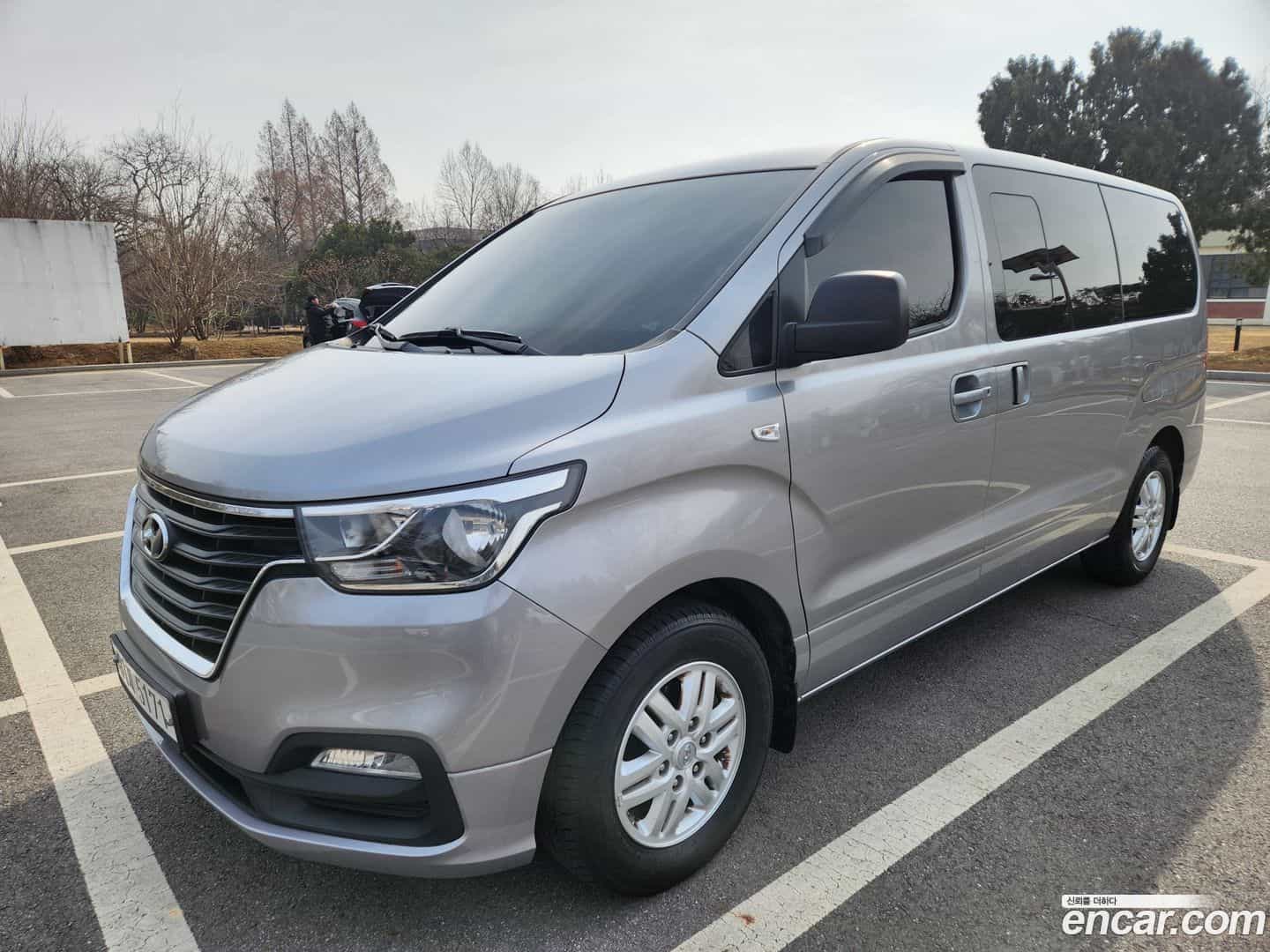 Starex Hyundai 2019.2-INNER-008