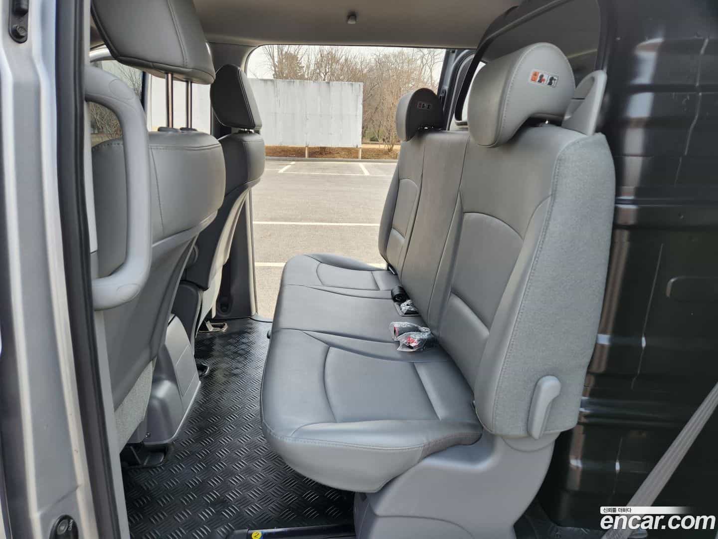 Starex Hyundai 2019.2-INNER-010