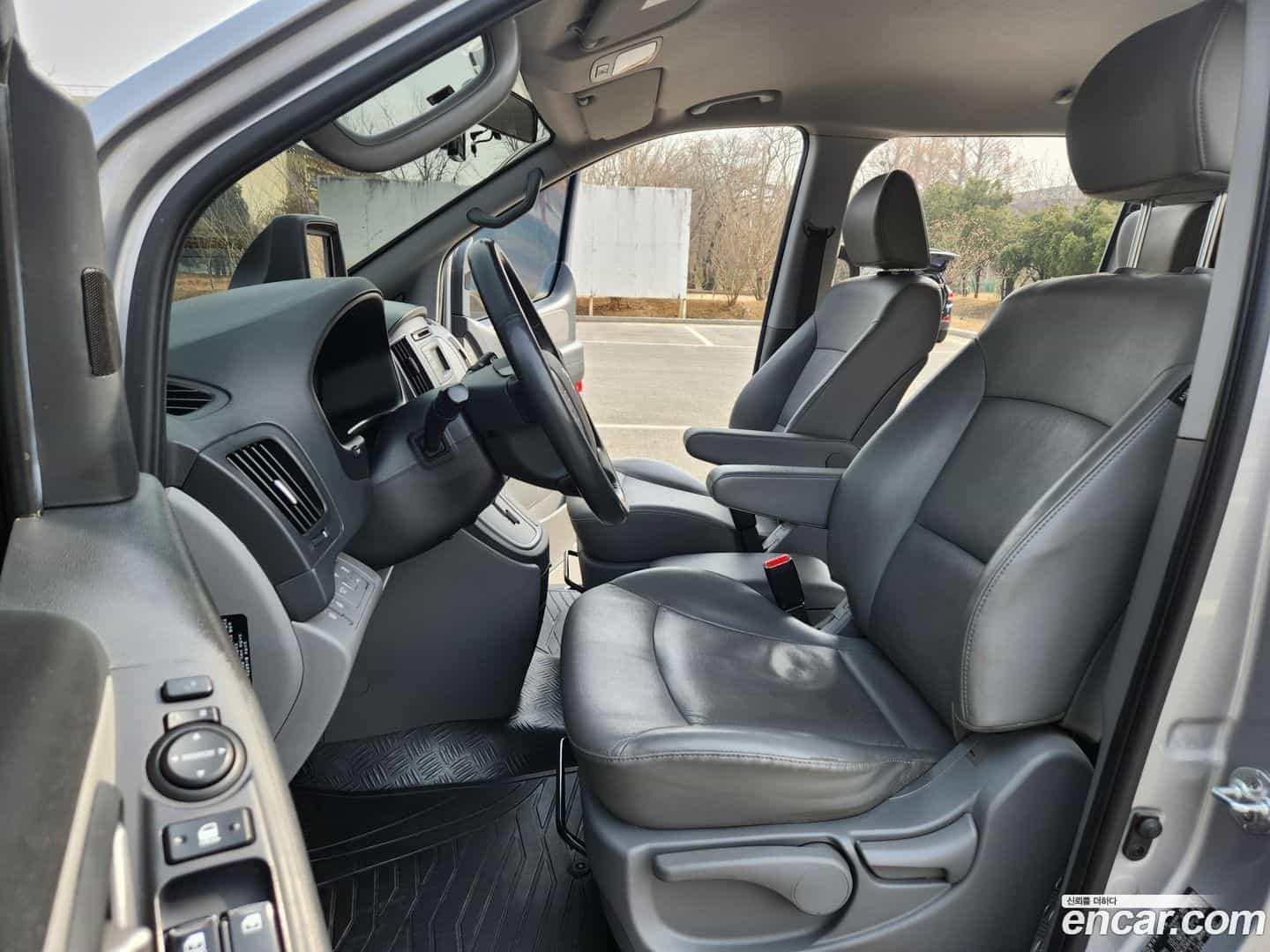Starex Hyundai 2019.2-OPTION-015