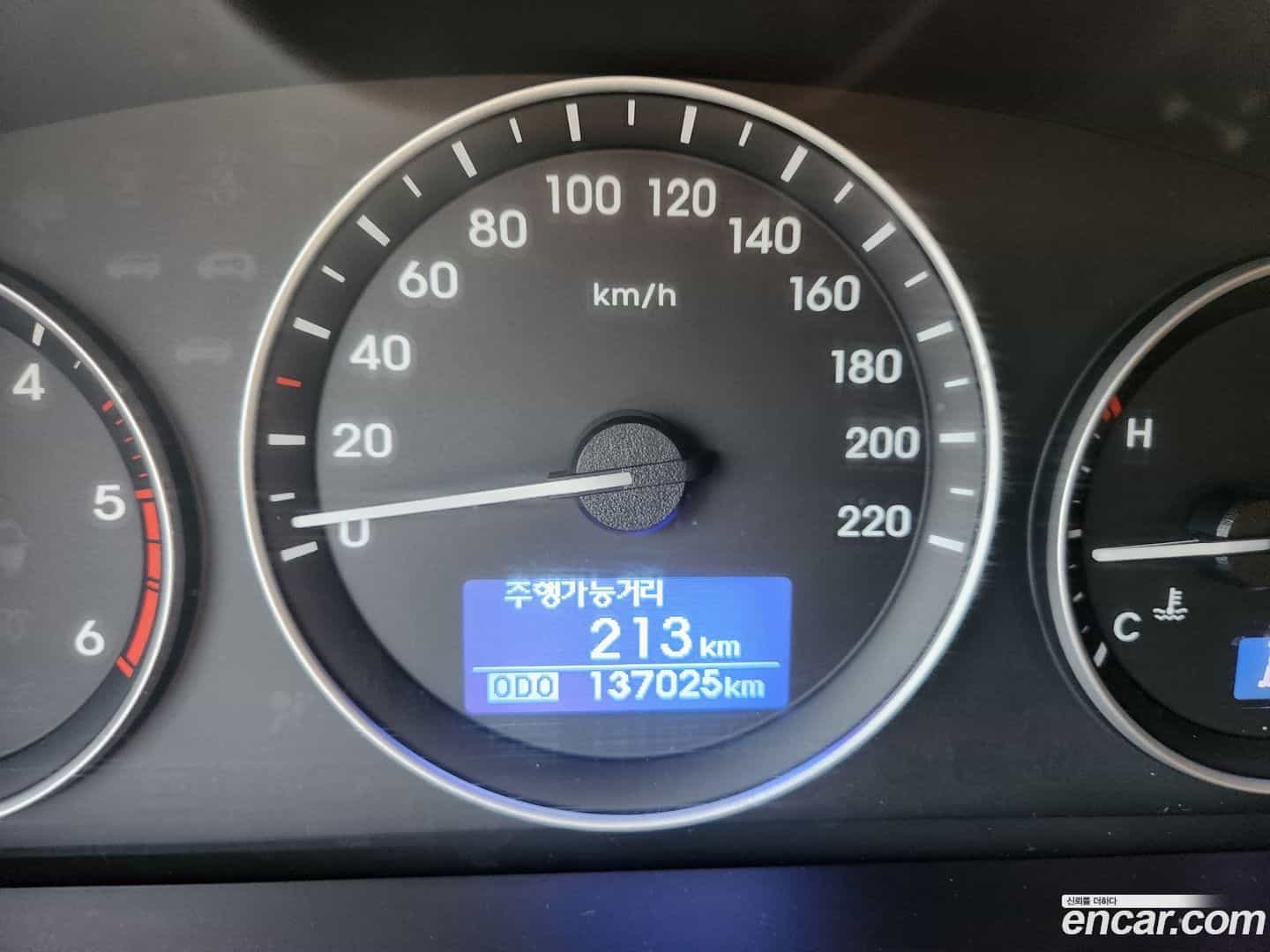 Starex Hyundai 2019.2-OPTION-019