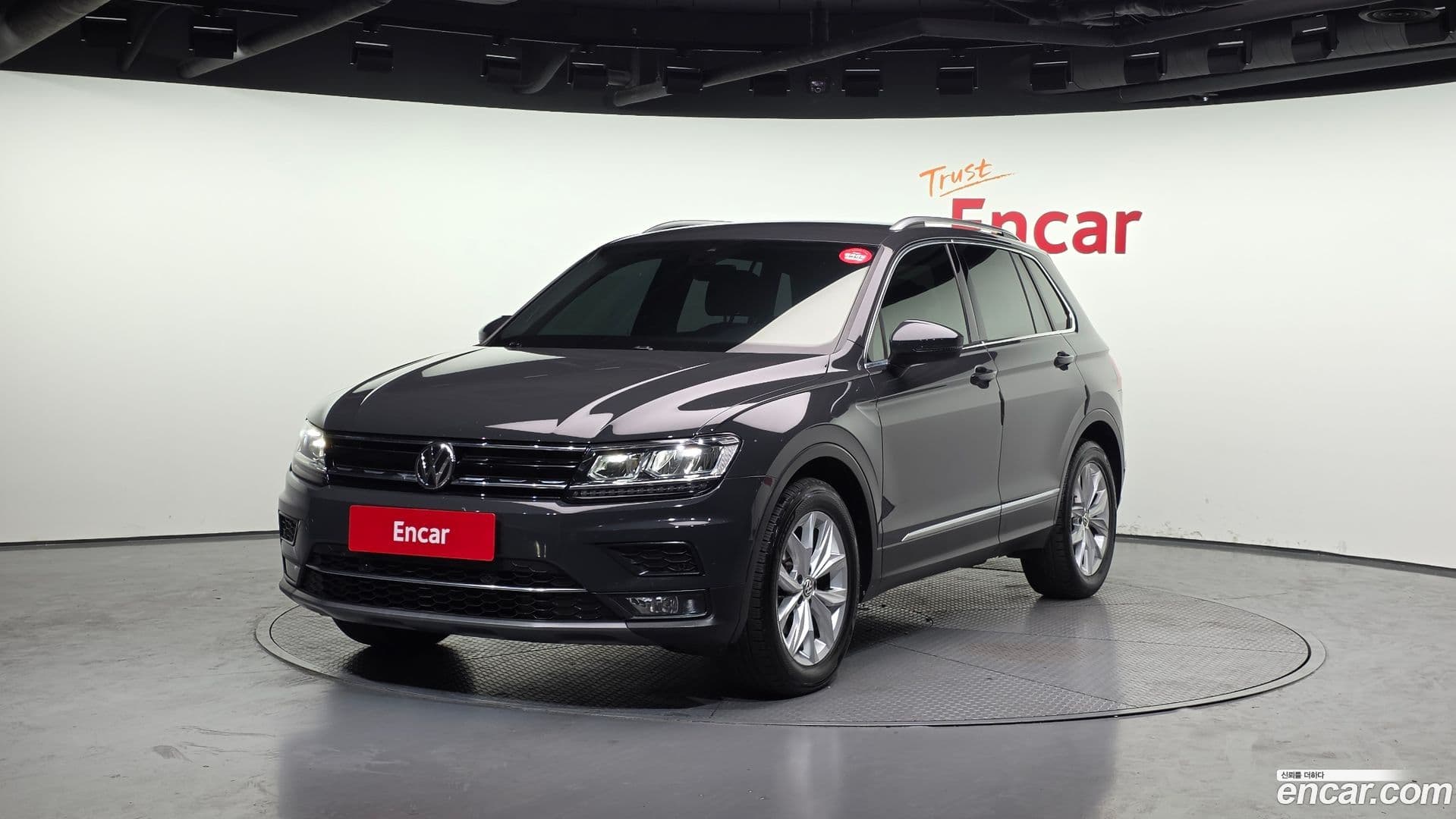 Main__Slider__Photo:Tiguan Volkswagen 2020.1-0