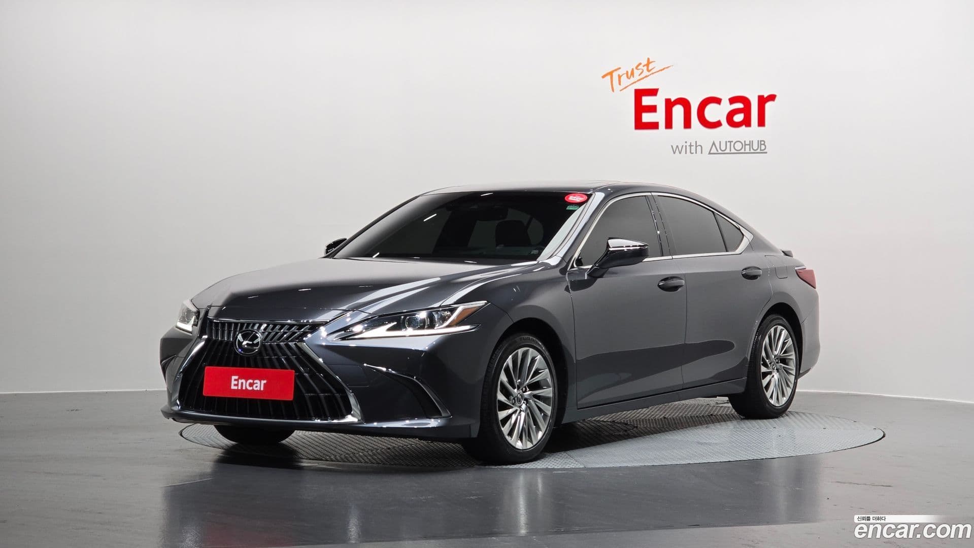 Main__Slider__Photo:ES Lexus 2023.1-0