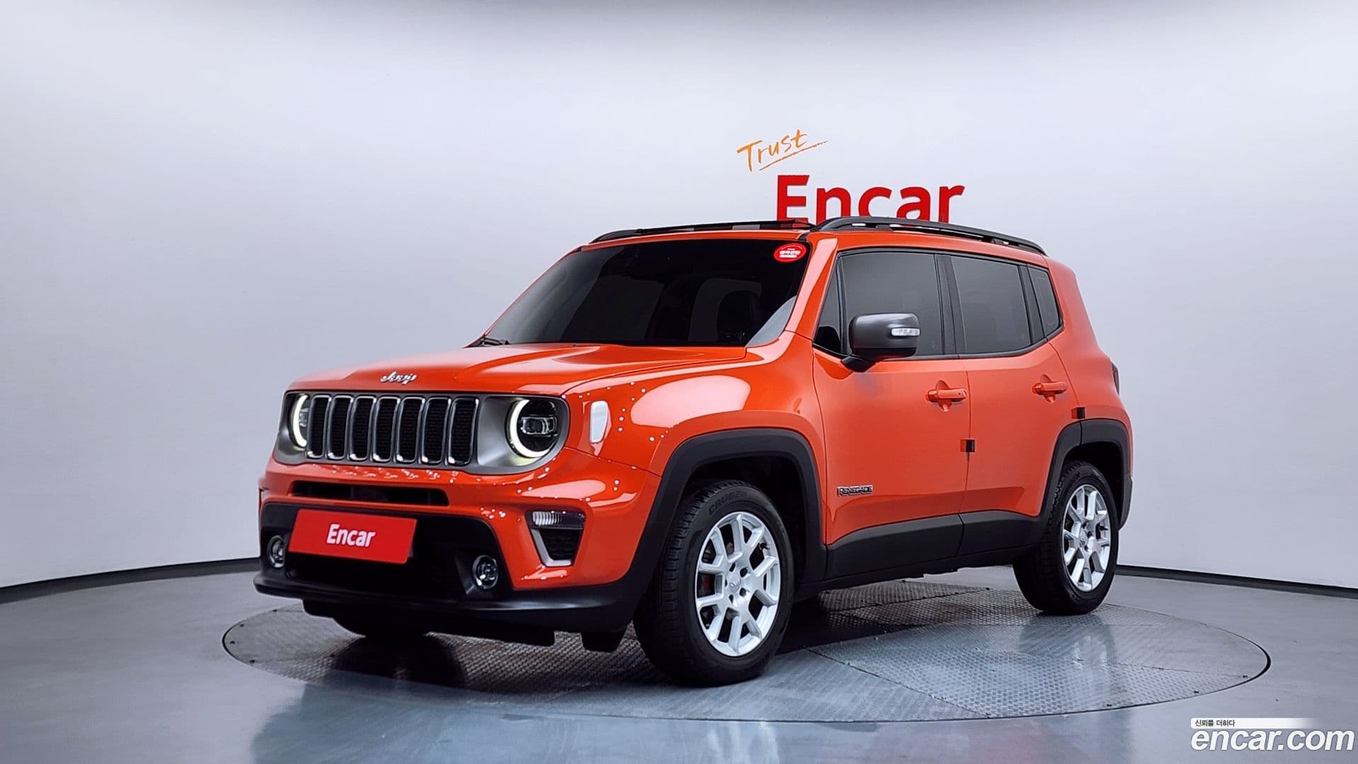 Main__Slider__Photo:Renegade Jeep 2020.2-0