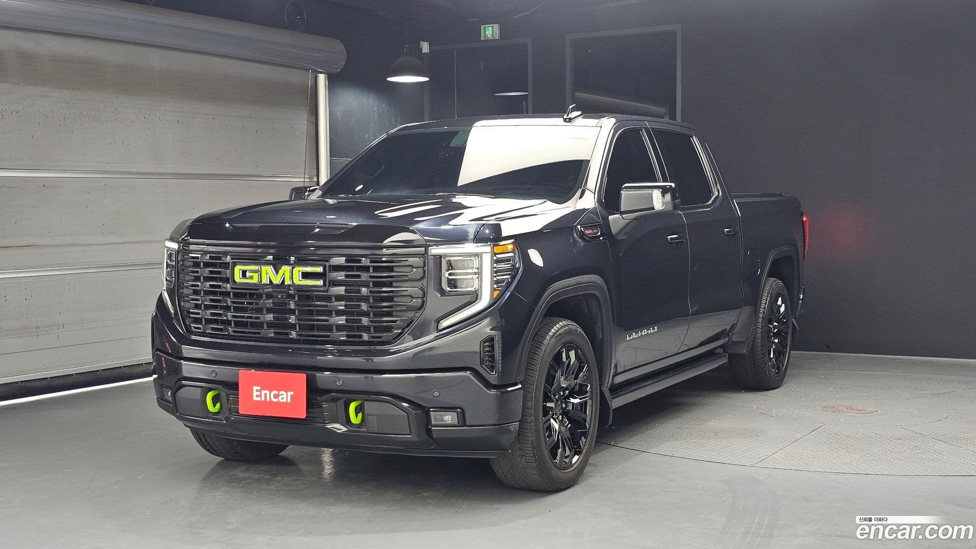 Main__Slider__Photo:Sierra GMC 2023.4-0