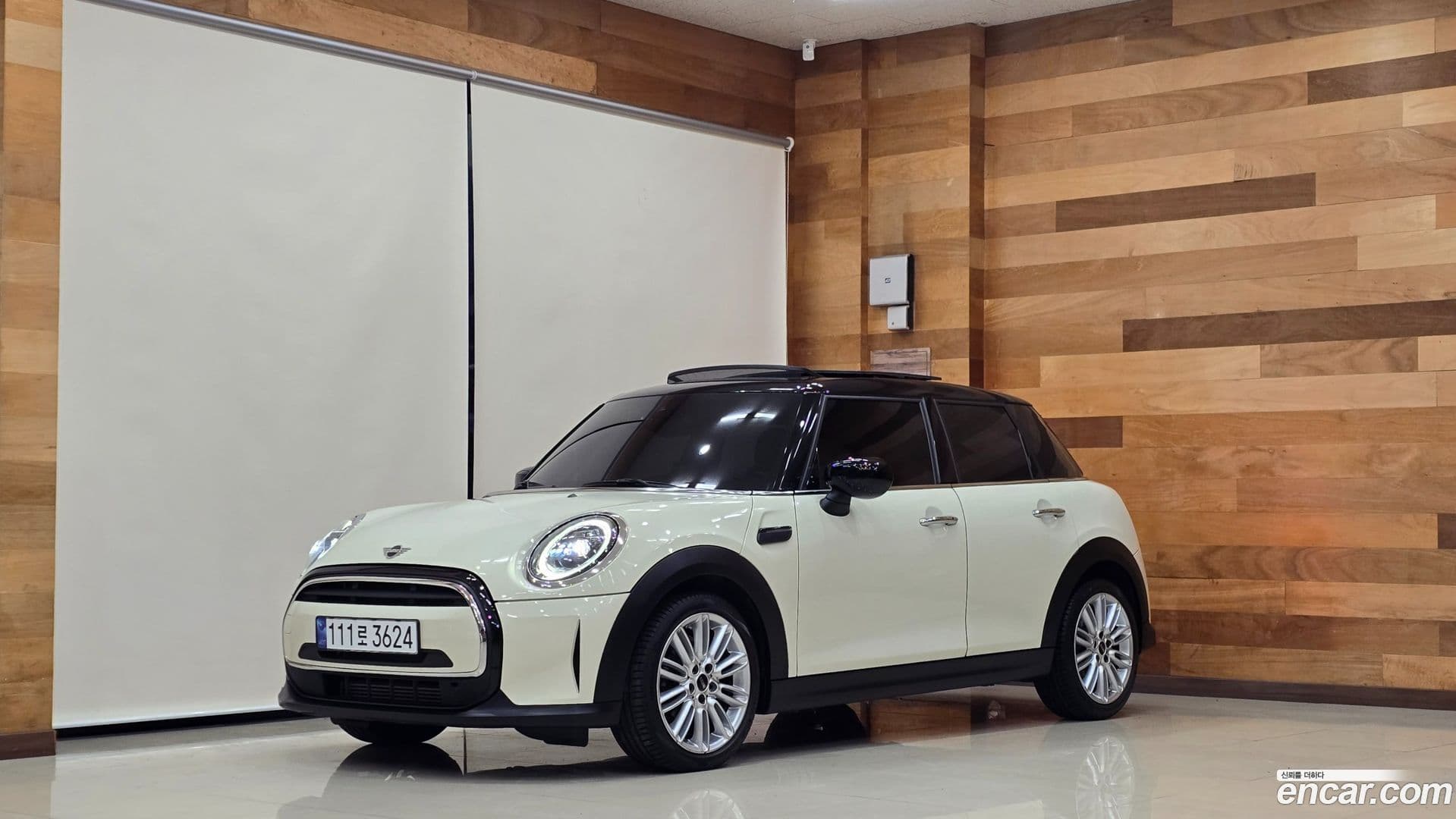 Main__Slider__Photo:Cooper Mini 2021.8-0