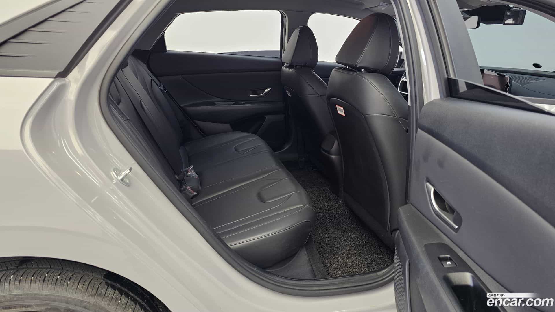 AVANTE Hyundai 2023.0-OPTION-016