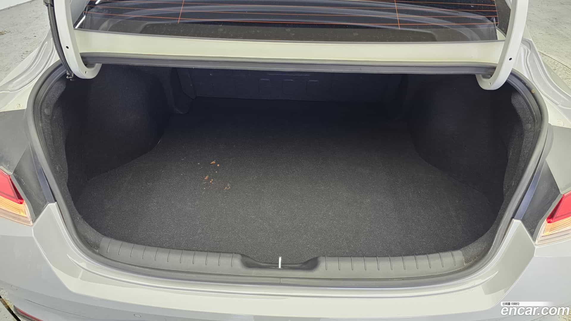 AVANTE Hyundai 2023.0-OPTION-024