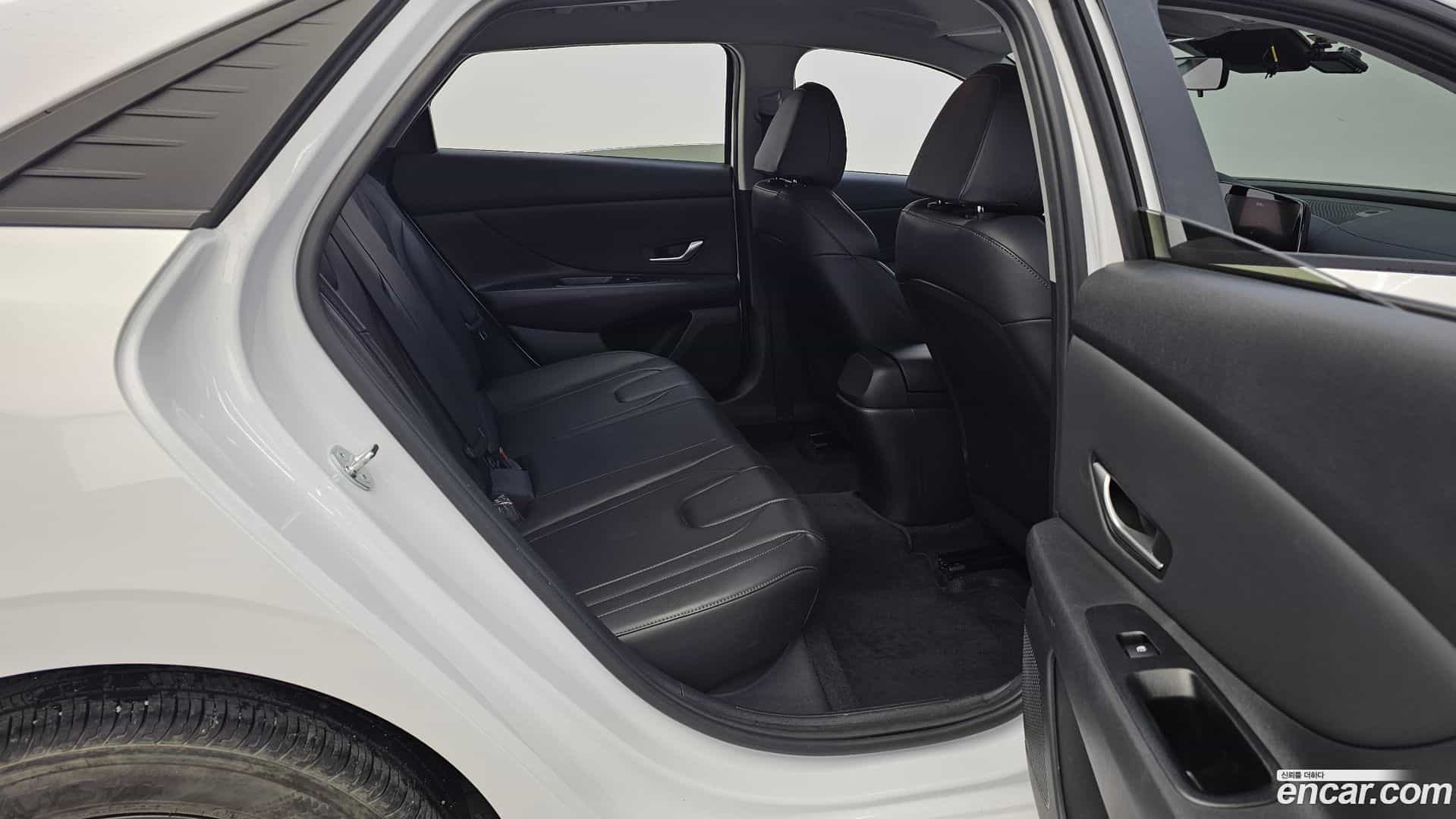 AVANTE Hyundai 2023.2-OPTION-016