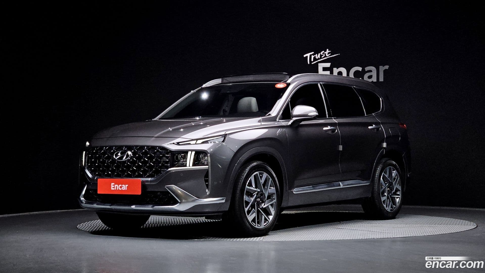 Main__Slider__Photo:Santafe Hyundai 2021.0-0
