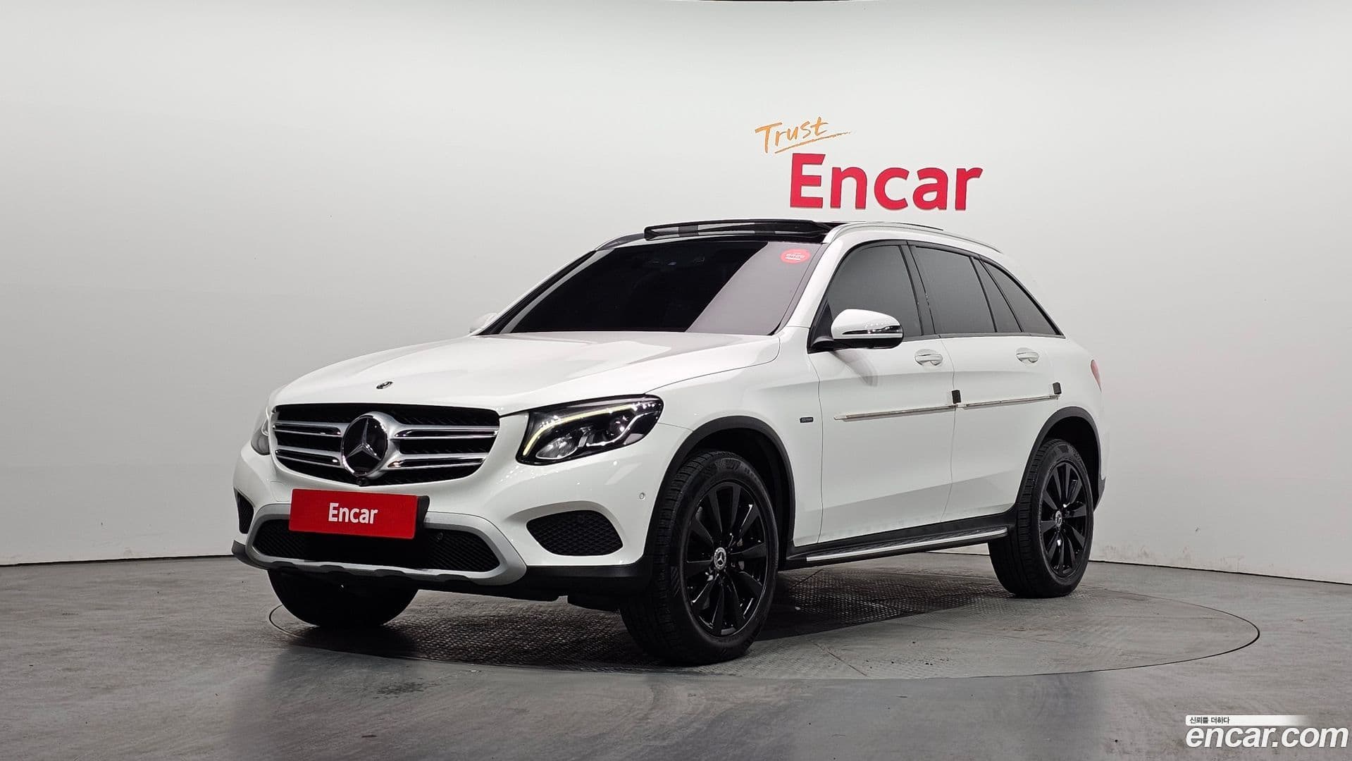 Main__Slider__Photo:GLC-Class Mercedes-Benz 2019.4-0