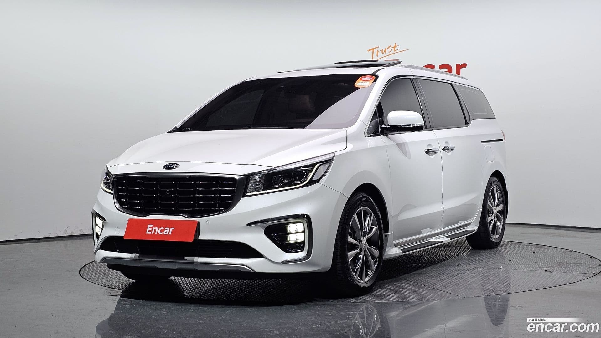 Main__Slider__Photo:Canival Kia 2019.8-0