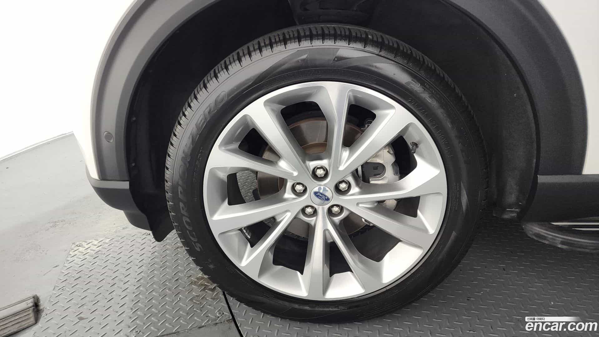 Explorer Ford 2021.11-OUTER-005
