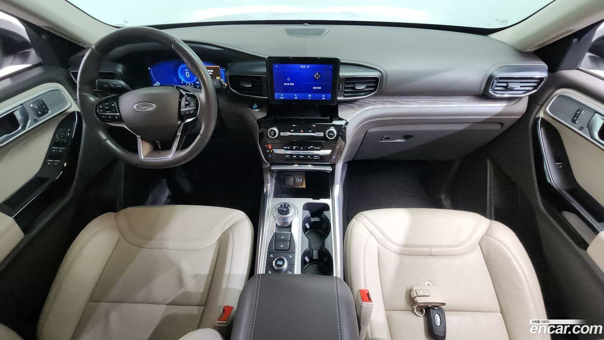 Explorer Ford 2021.11-INNER-007