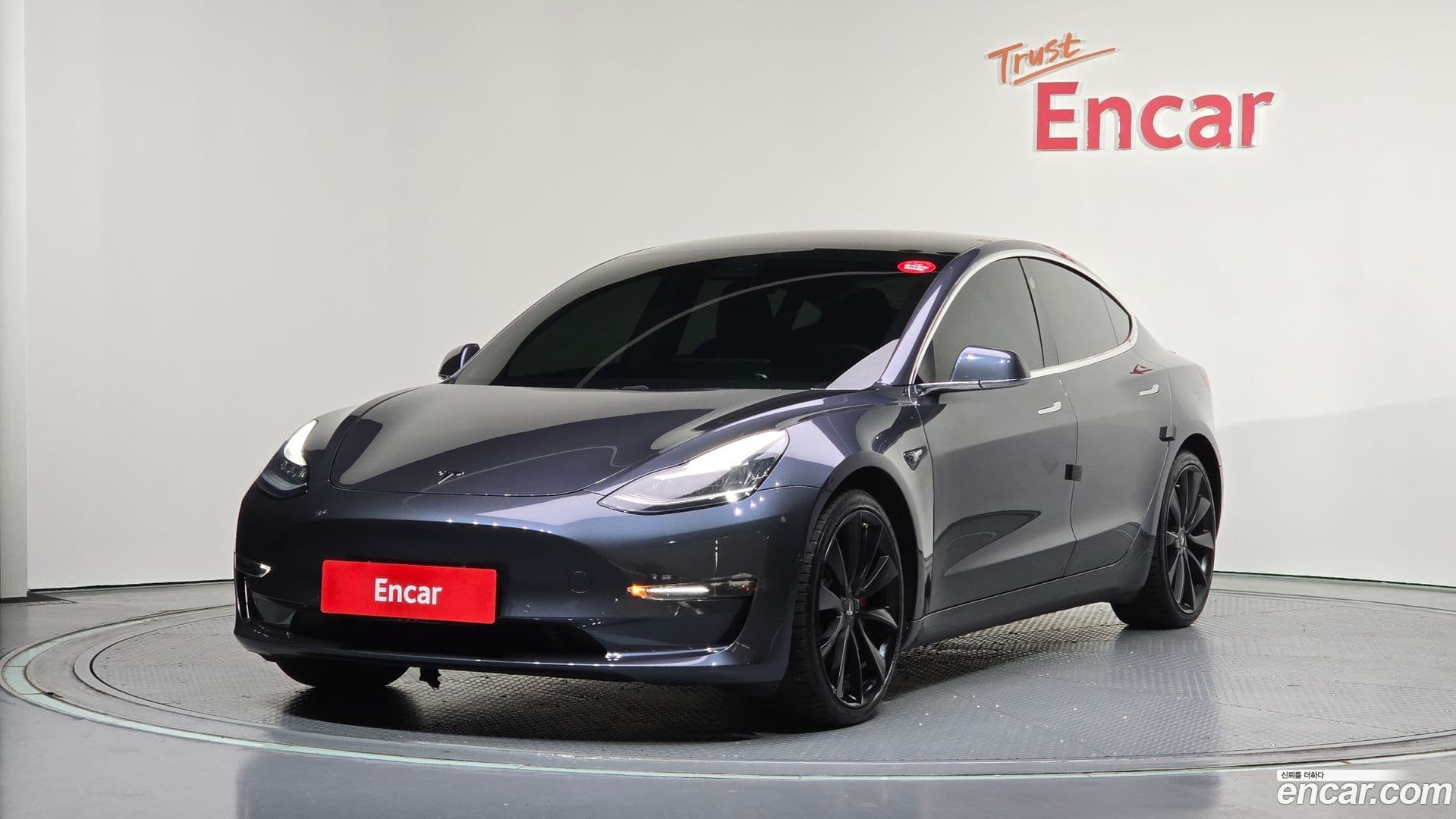 Main__Slider__Photo:Model 3 Tesla 2020.5-0