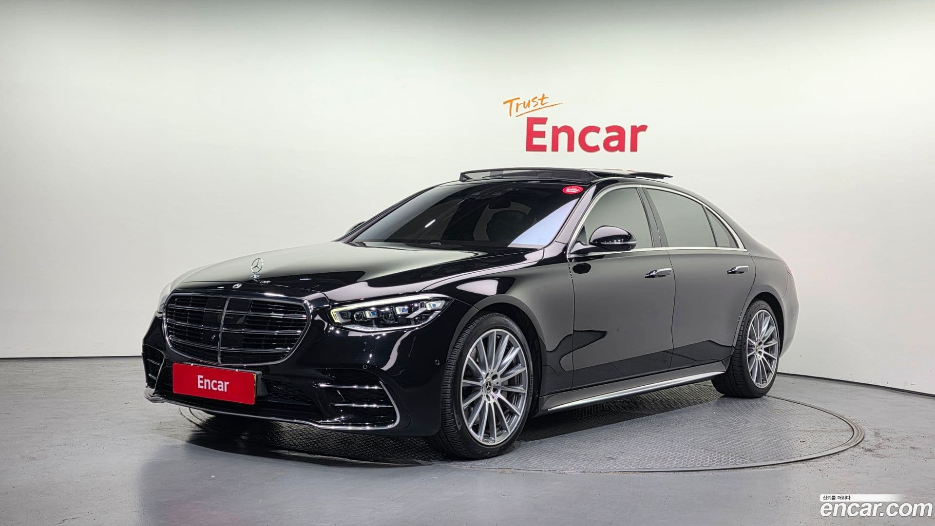 Main__Slider__Photo:S-Class Mercedes-Benz 2021.6-0
