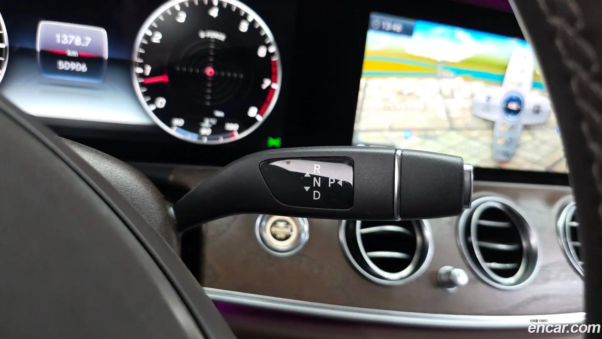E-Class Mercedes-Benz 2017.10-INNER-009