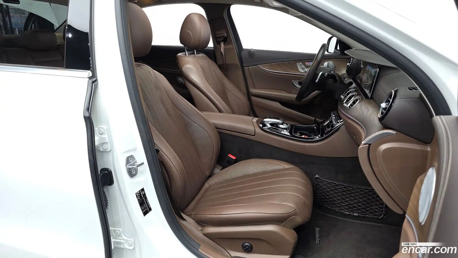 E-Class Mercedes-Benz 2017.10-INNER-010