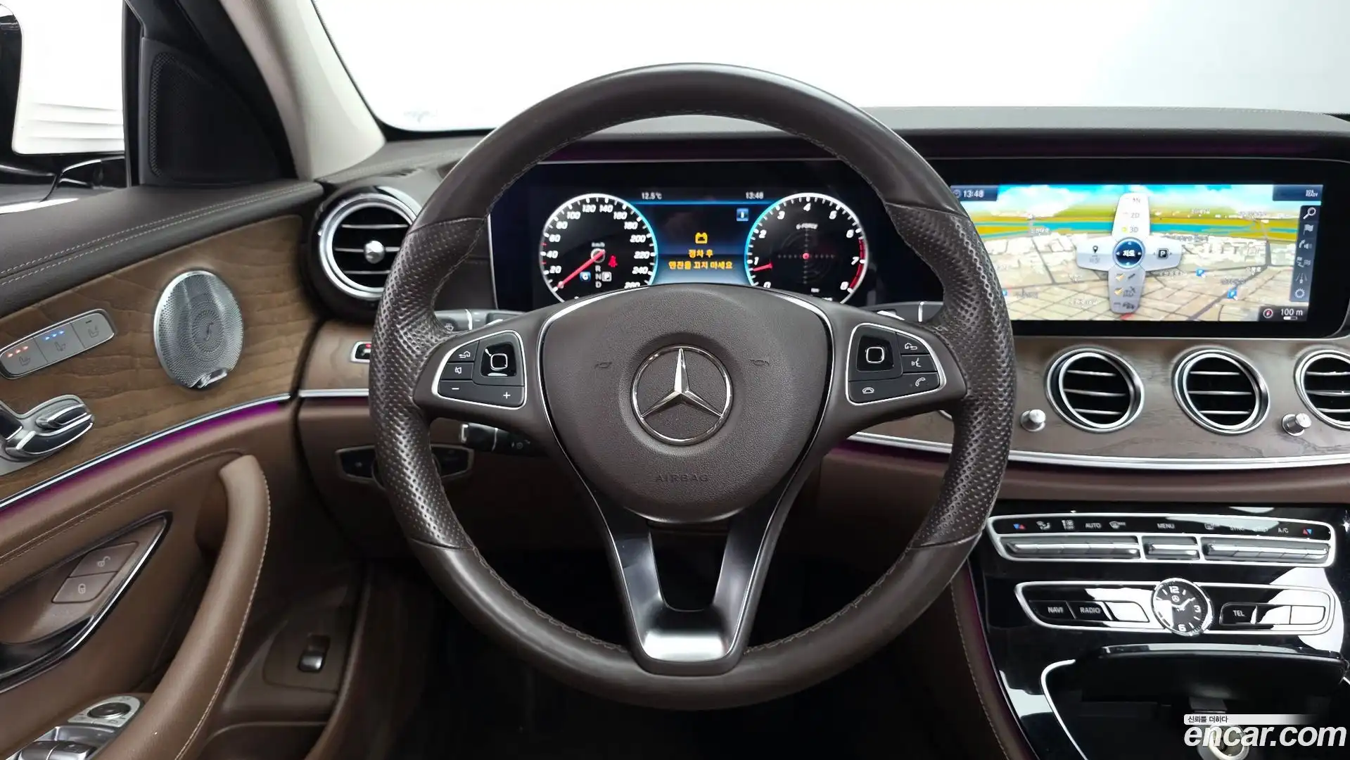 E-Class Mercedes-Benz 2017.10-OPTION-017