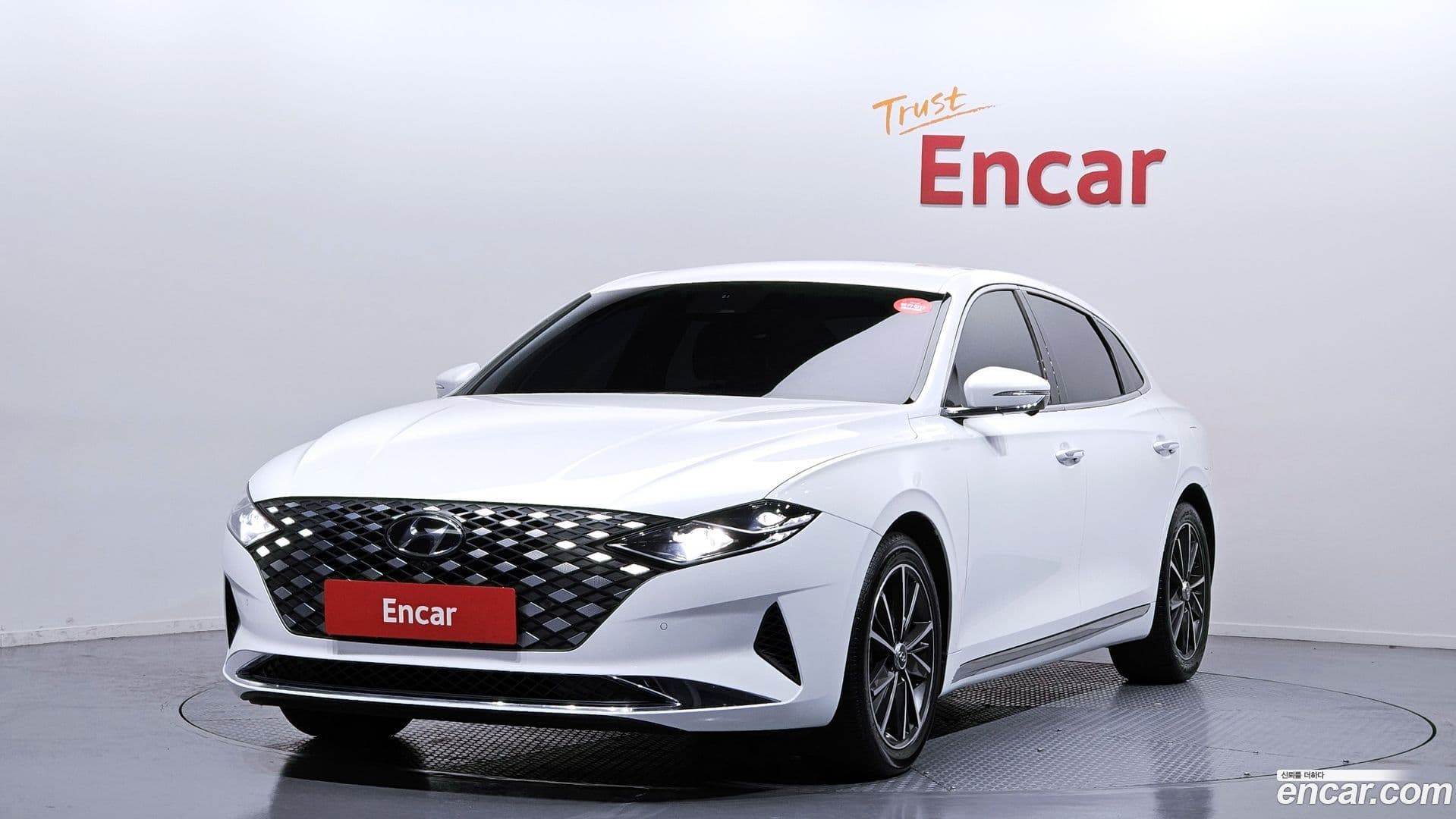 Main__Slider__Photo:Grandeur Hyundai 2022.5-0