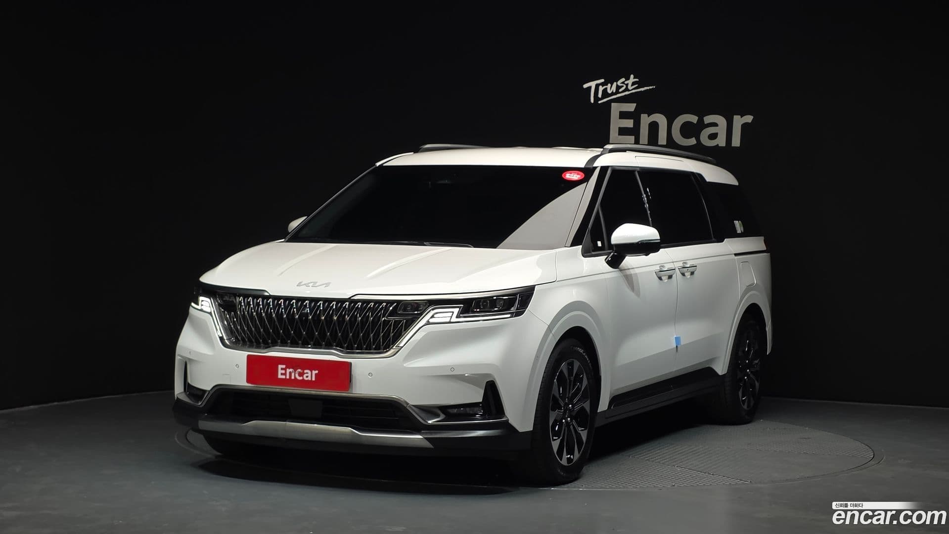 Main__Slider__Photo:Canival Kia 2023.8-0